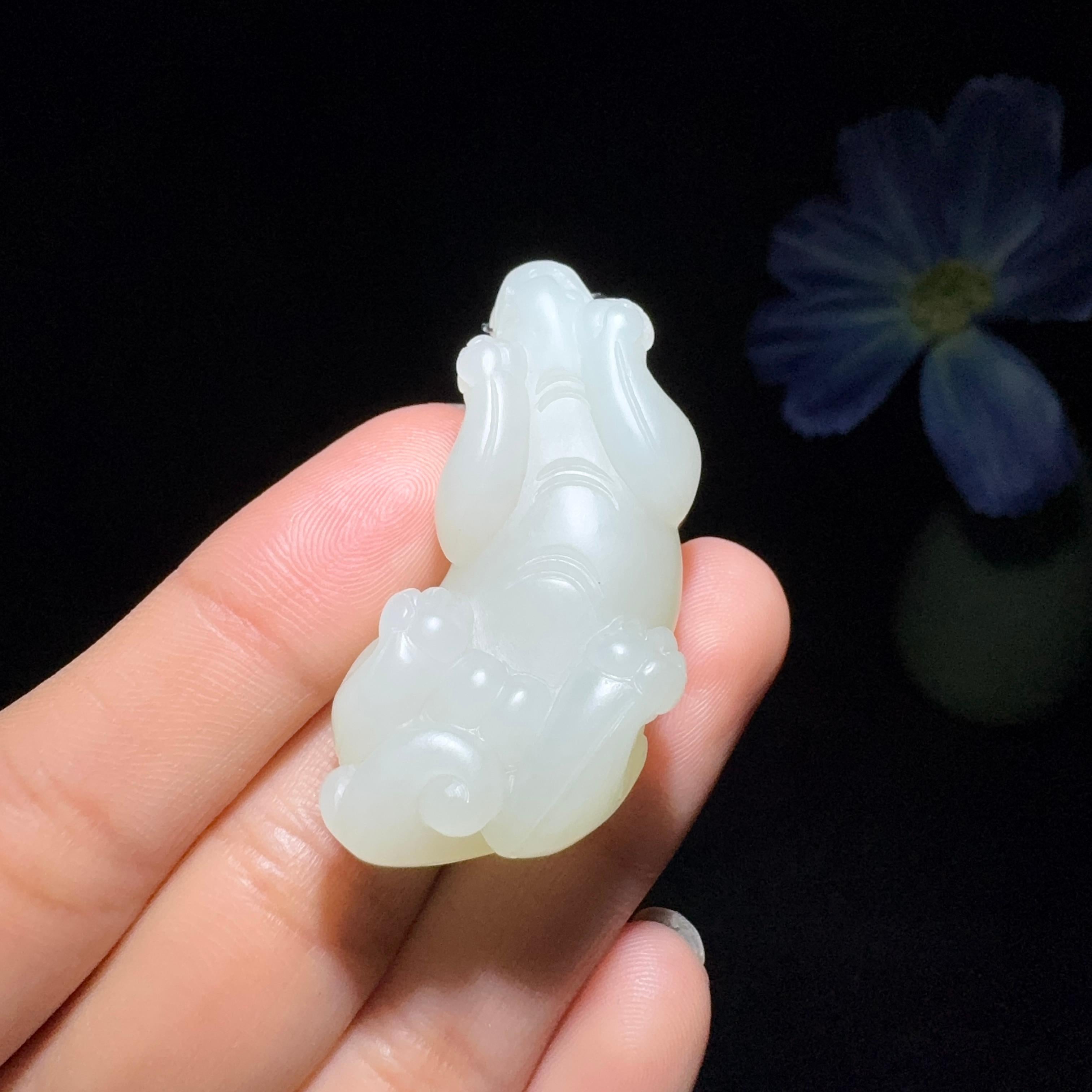 和田玉籽料貔貅（22.4g） – 厚德载玉