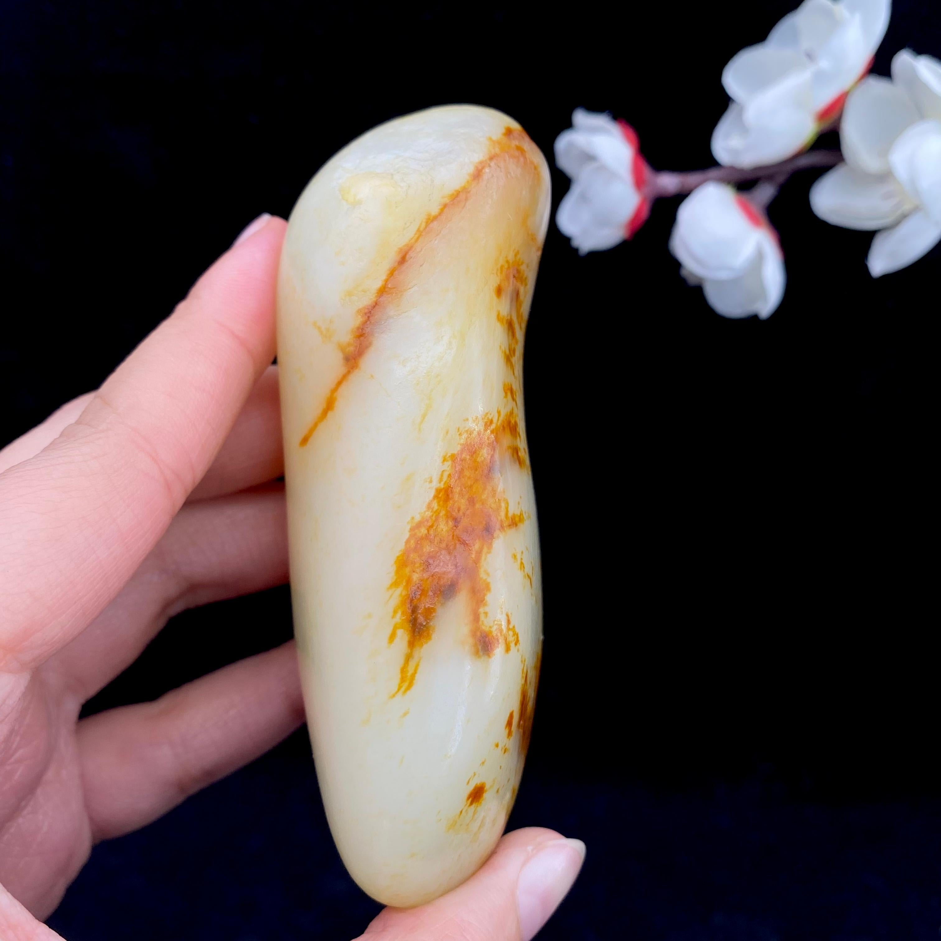 和田玉洒红皮籽料手把件（226g）