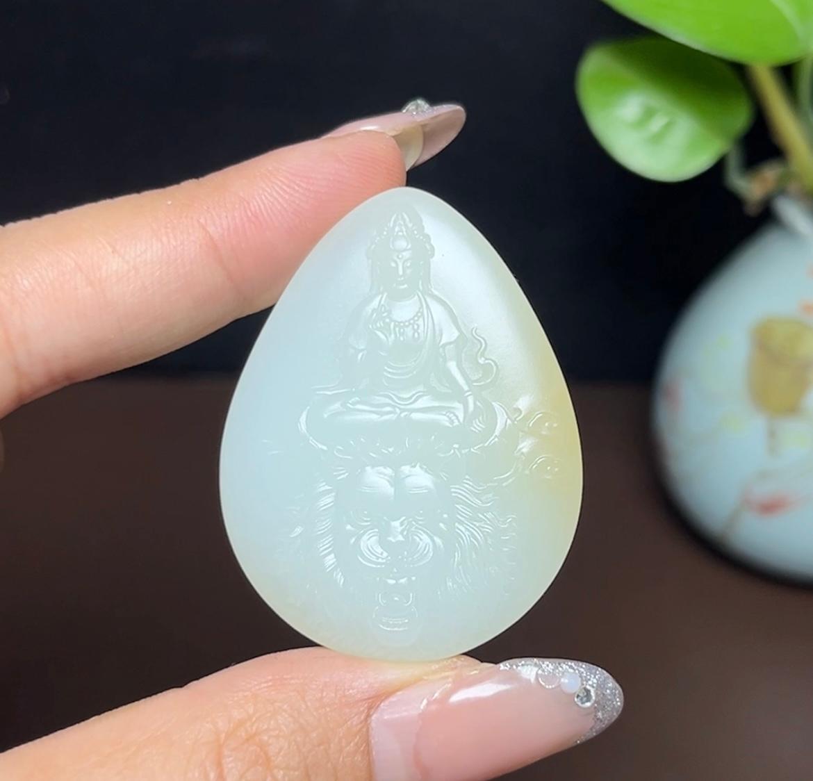 新疆和田玉且末料羊脂玉观音（29.6g）