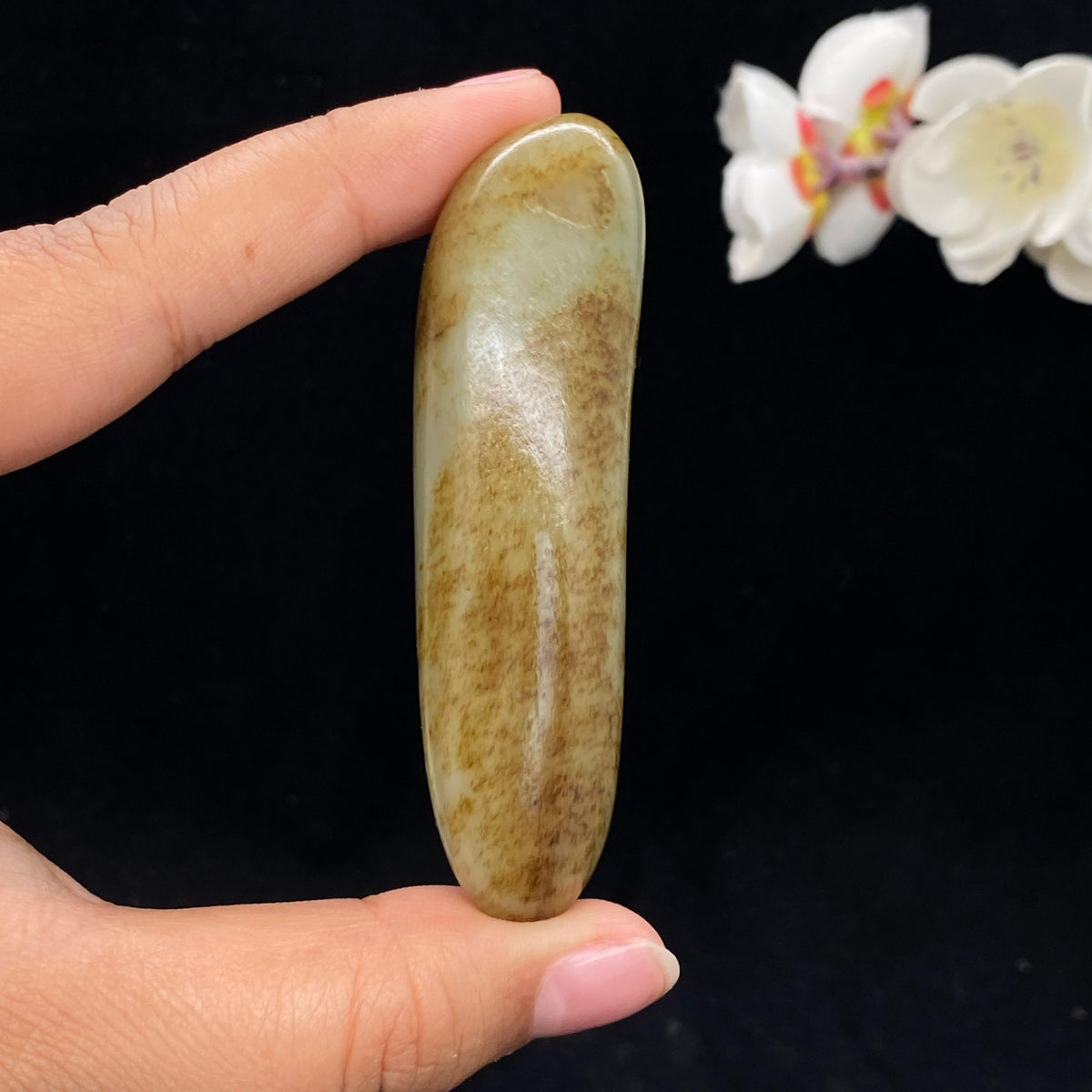 和田玉秋梨皮籽料手把件（72.1g）