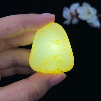 和田玉满洒金皮籽料挂件（32.2g）