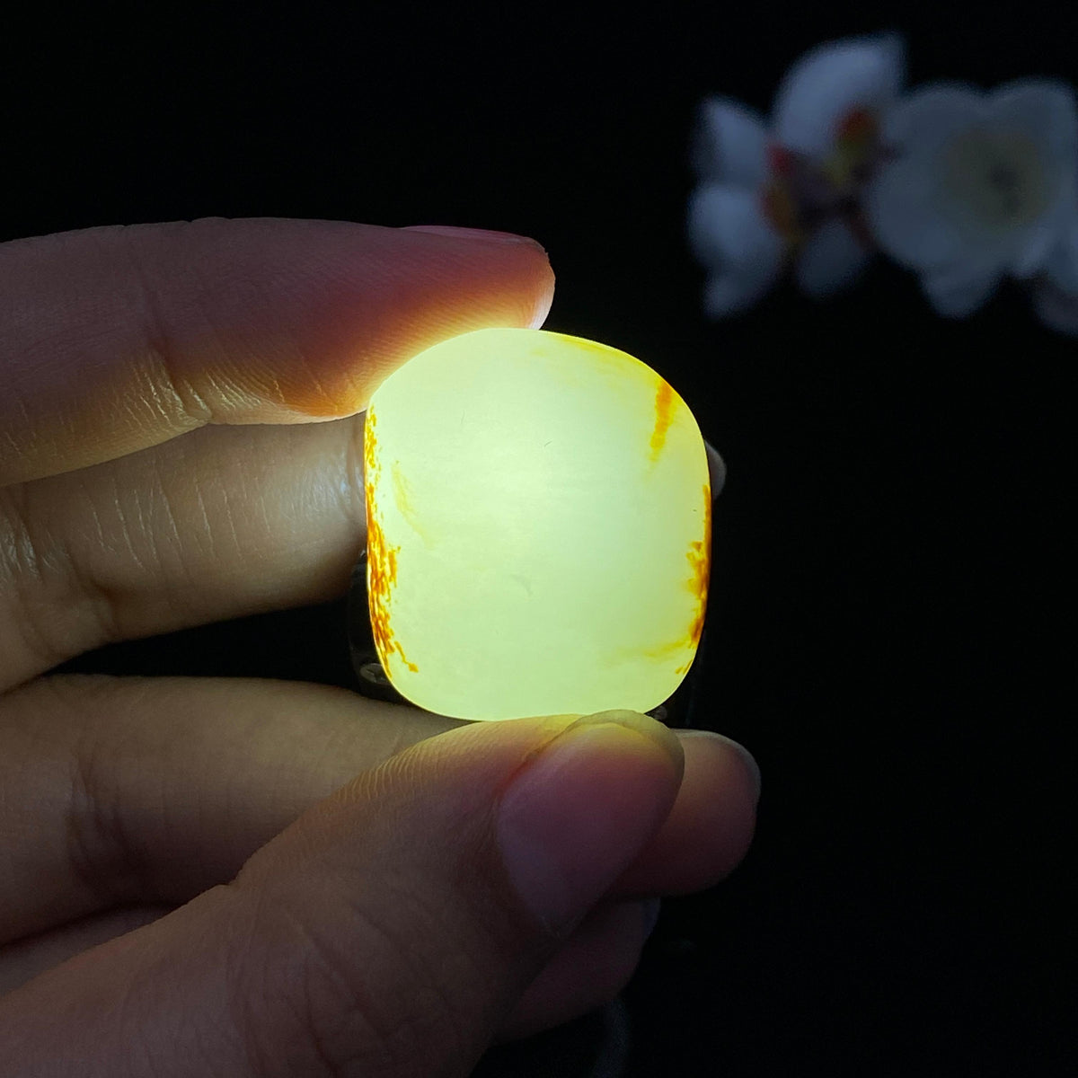 和田玉聚红皮籽料吊坠籽（14.1g）