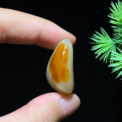 和田玉红皮籽料原石（11.8g）