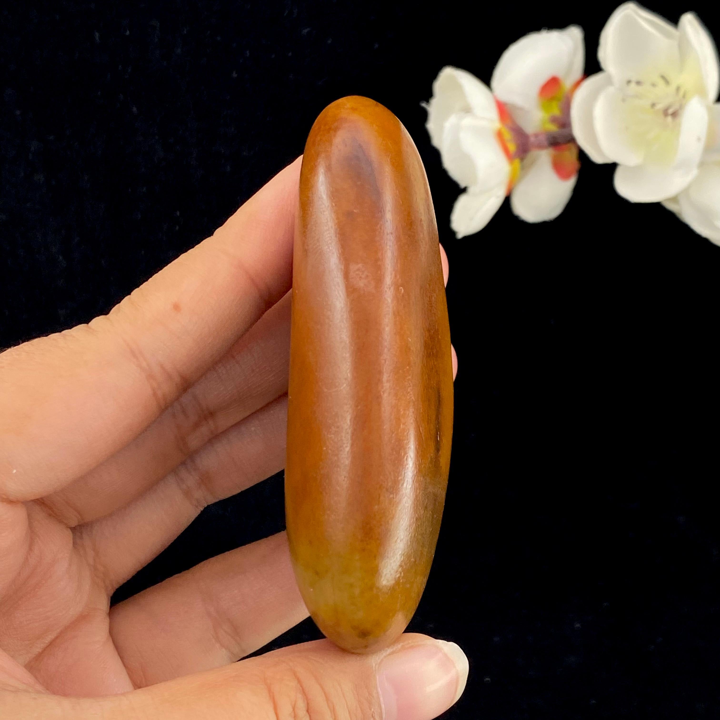 和田玉黄沁皮籽料原石（137.5g）