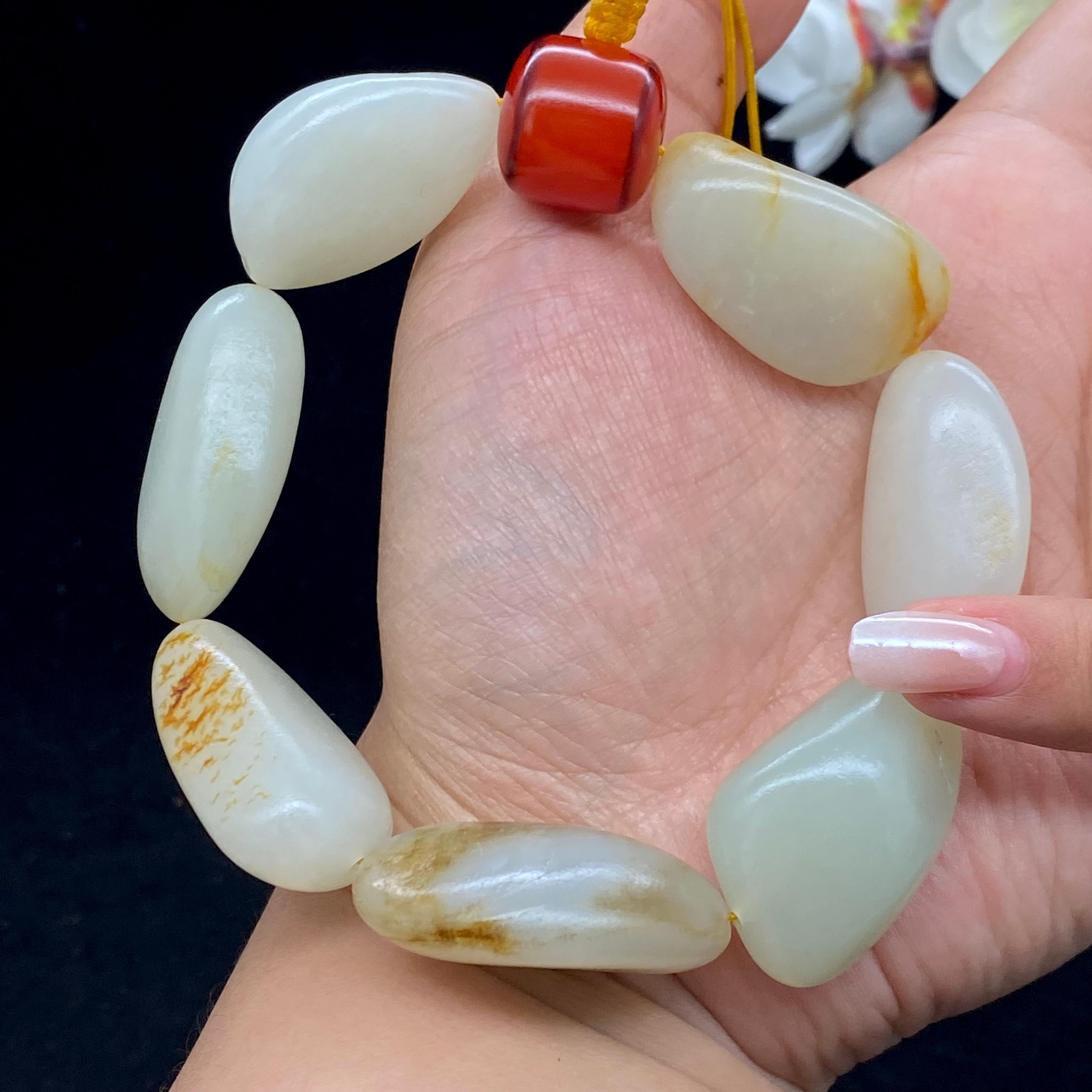 和田玉洒金皮籽料【精品手串】（109.6g）