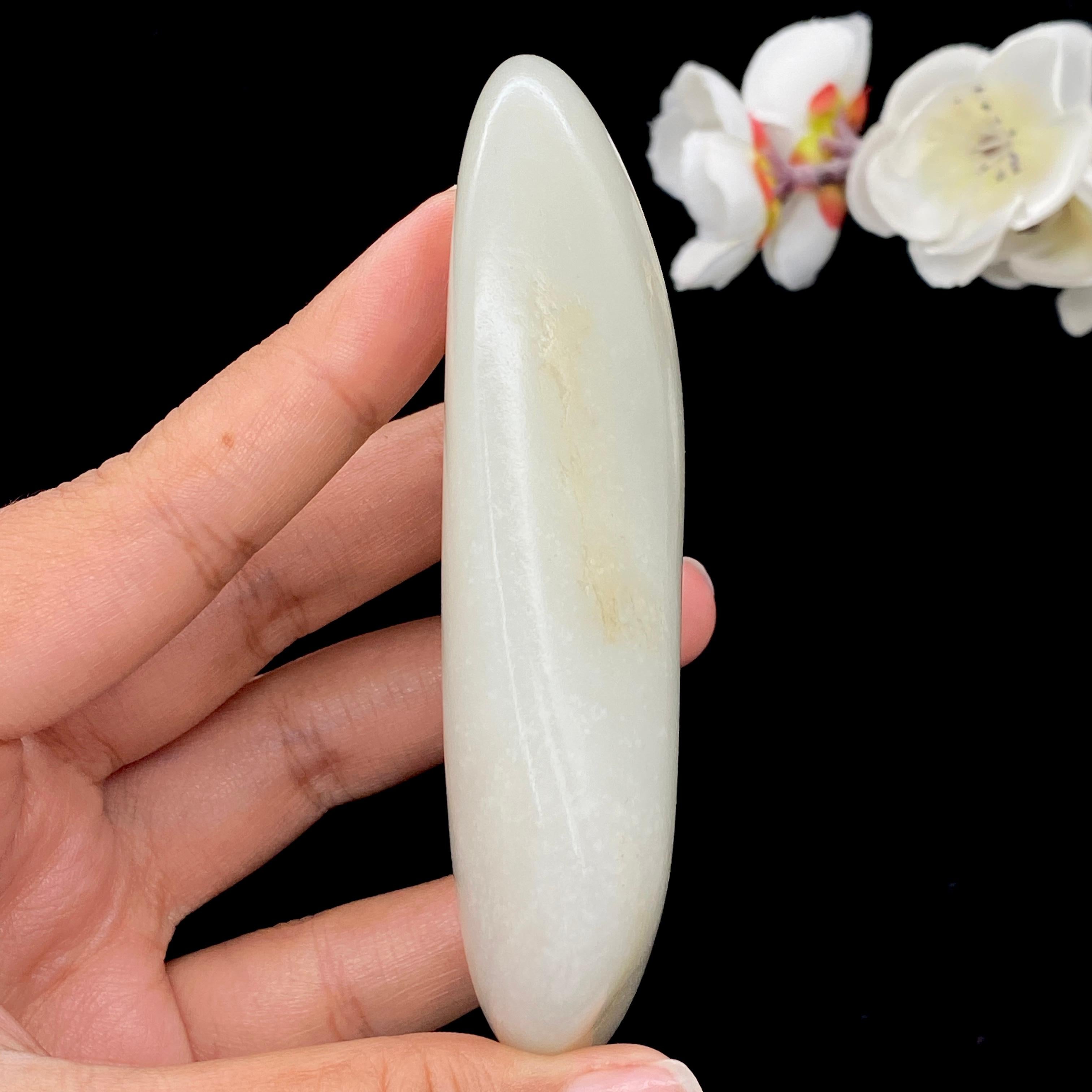 和田玉白玉籽料手把件（173.4g）