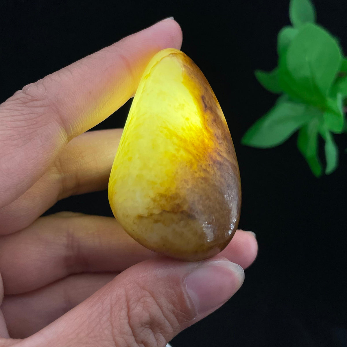 和田玉聚黄皮籽料挂件（37.5g）
