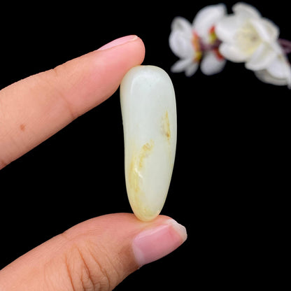 和田玉黄皮籽料挂件（19.6g）