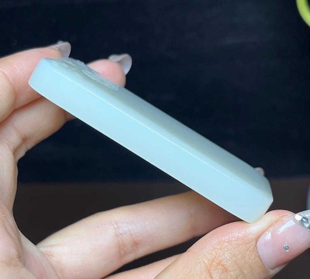 和田羊脂玉平安无事牌（77.1g）