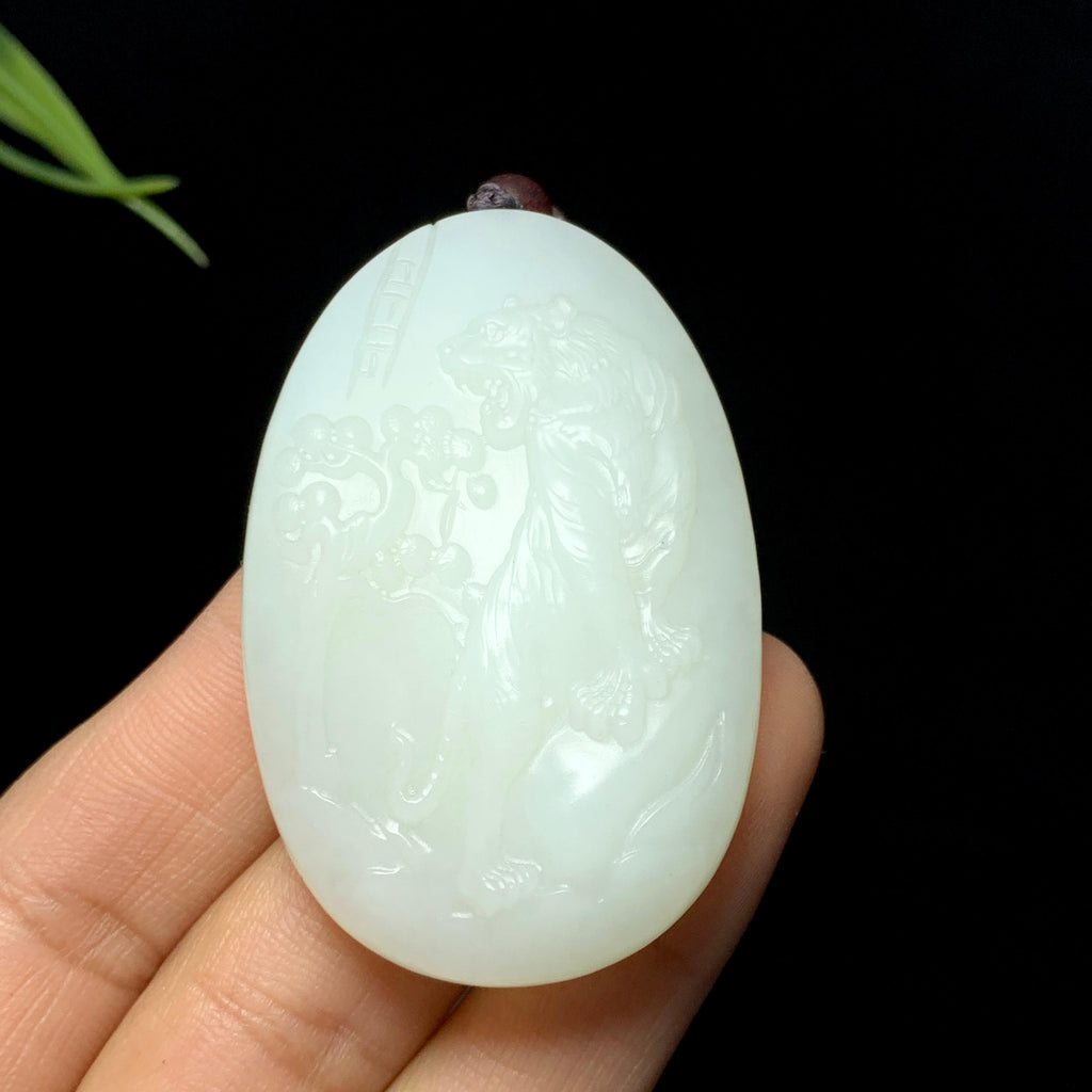 绝品和田山料白玉上山虎挂件（34.3g）