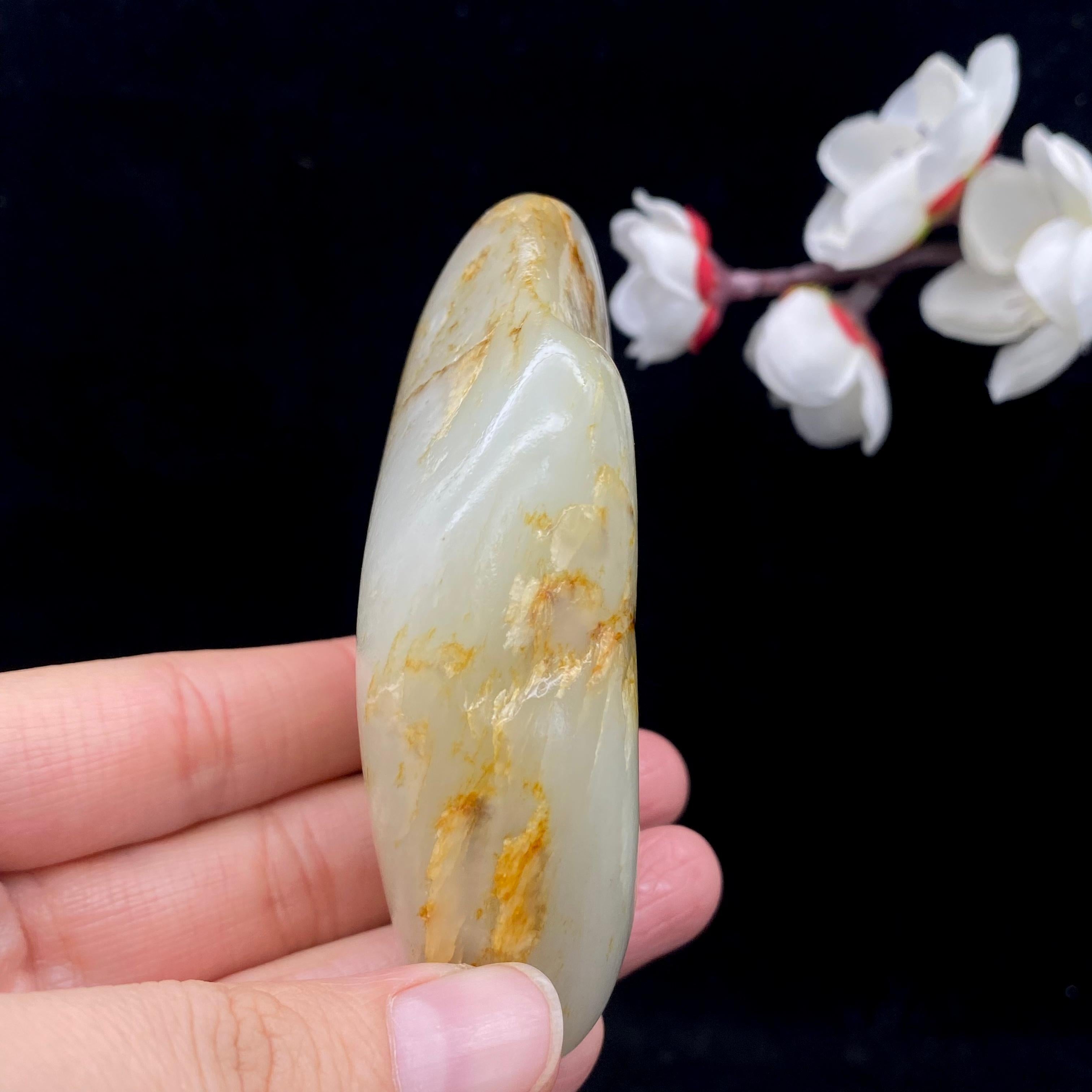 和田玉洒金皮籽料手把件（170.8g）