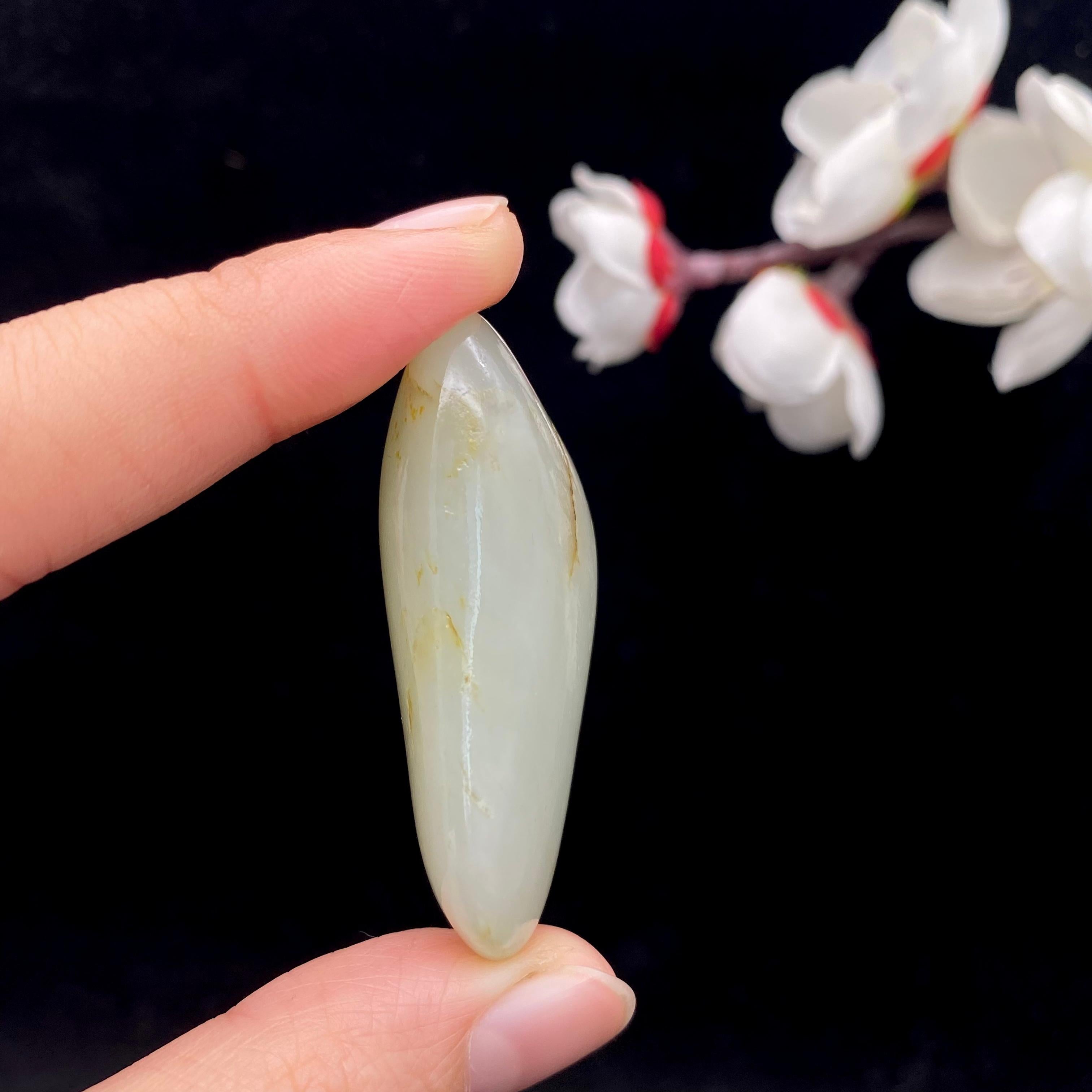 【超值推荐】和田玉黄皮籽料原石（24.1g）