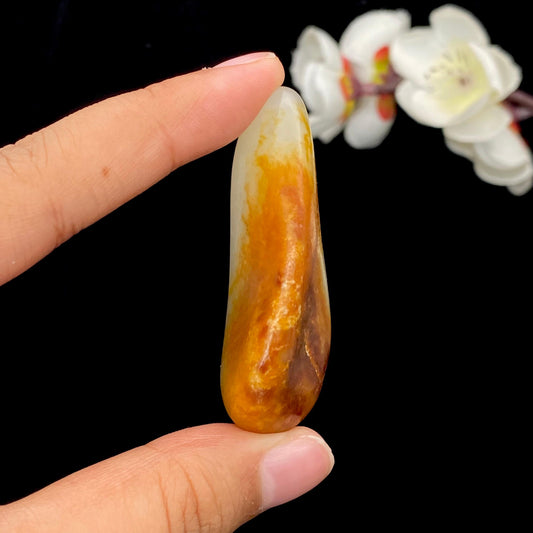 和田玉聚黄皮籽料挂件（27.7g）