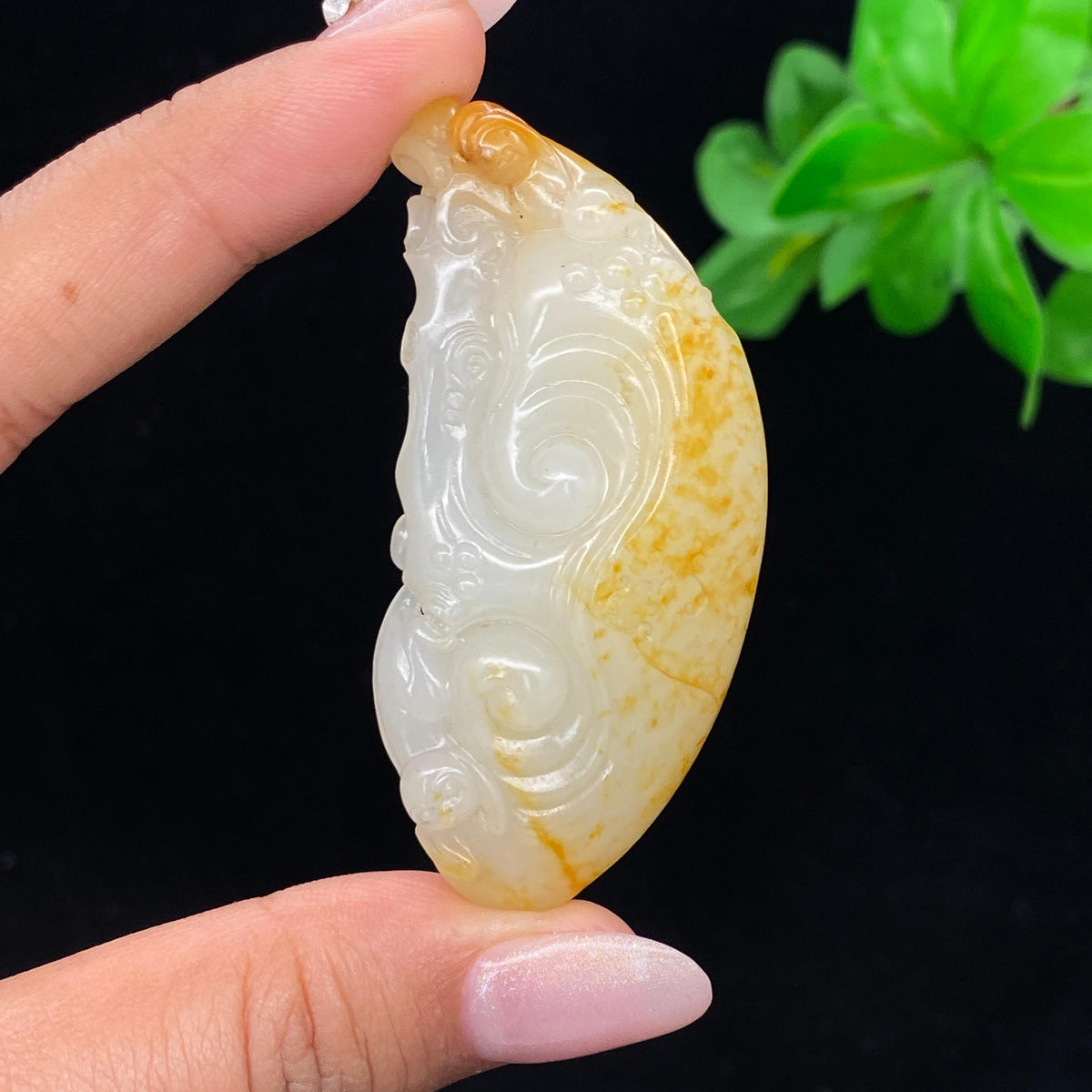 和田玉洒金皮籽料【灵猴献瑞】挂件（37.4g）