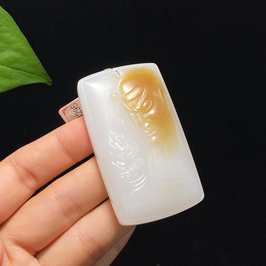 和田玉且末糖白关公牌挂件（50.7g）