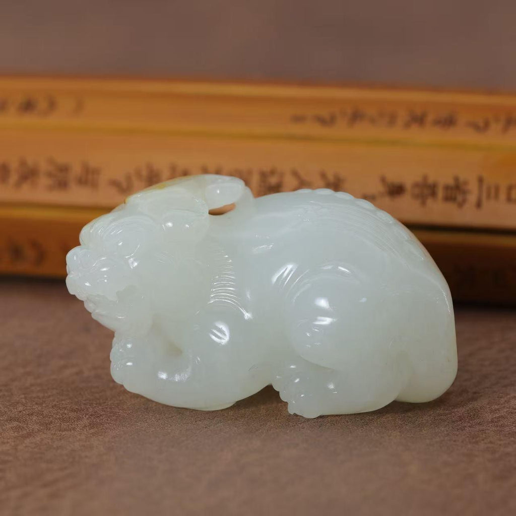 和田玉籽料洒金皮白玉貔貅挂件（76.3g）