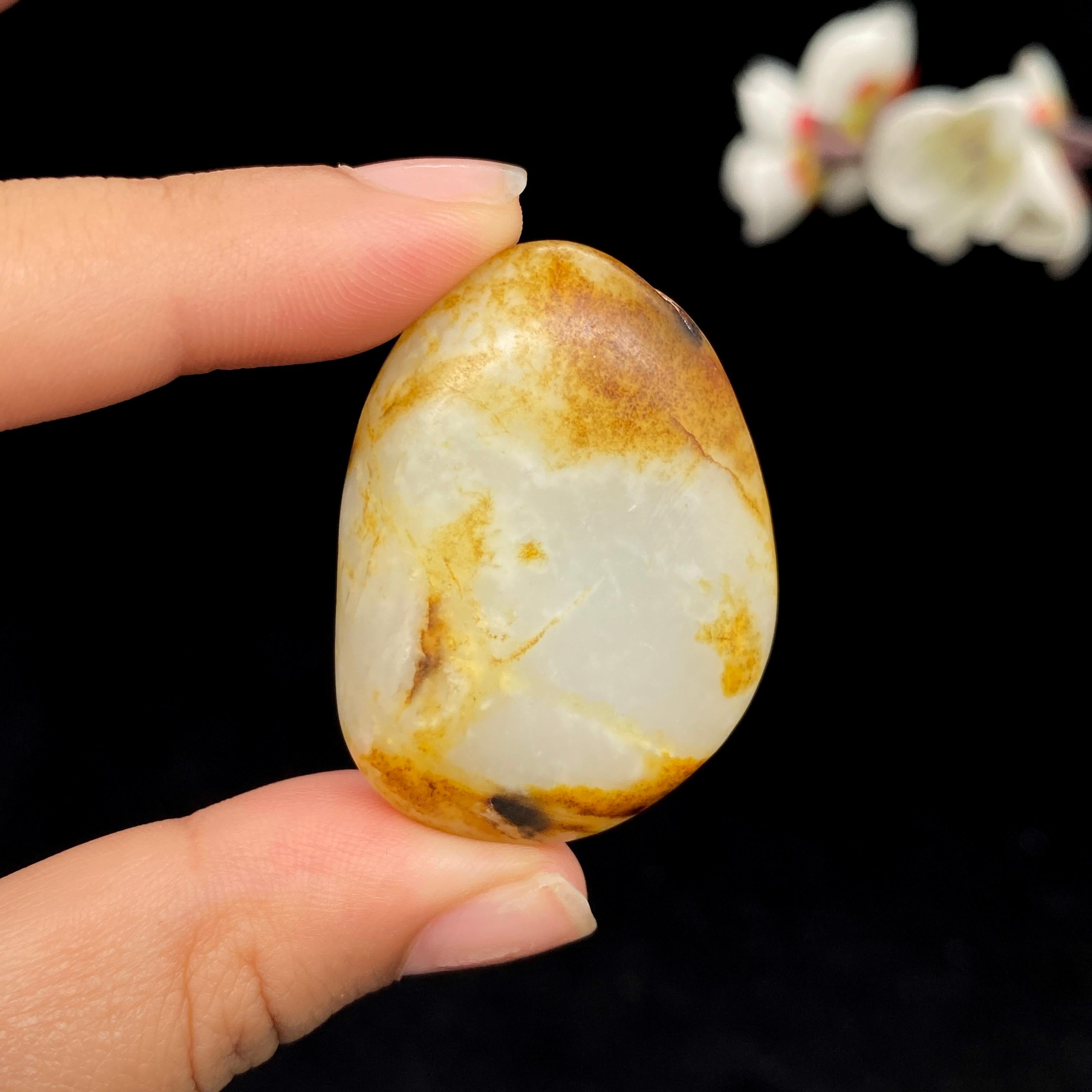 和田玉秋梨黄皮籽料挂件（28.2g）