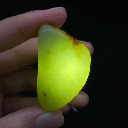 和田玉洒金皮籽料原石（26g）