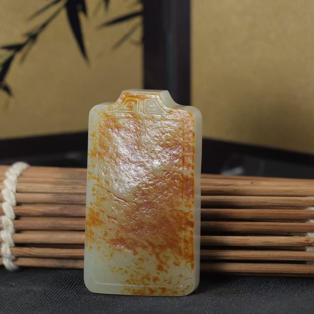 和田玉红皮无事牌（47.7g）