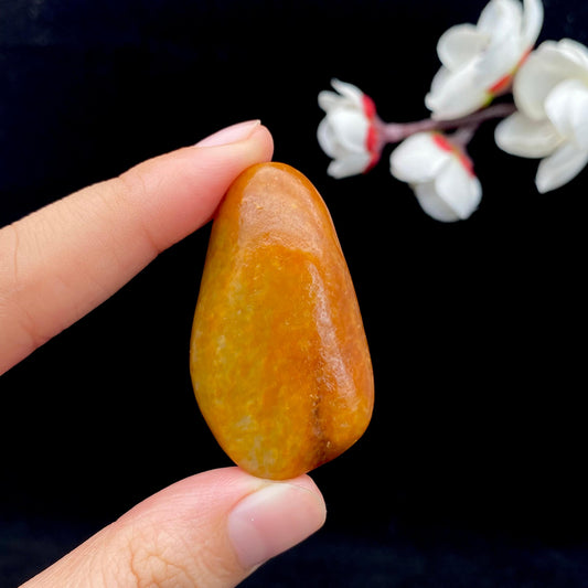 和田玉黄沁皮籽料原石（21.6g）
