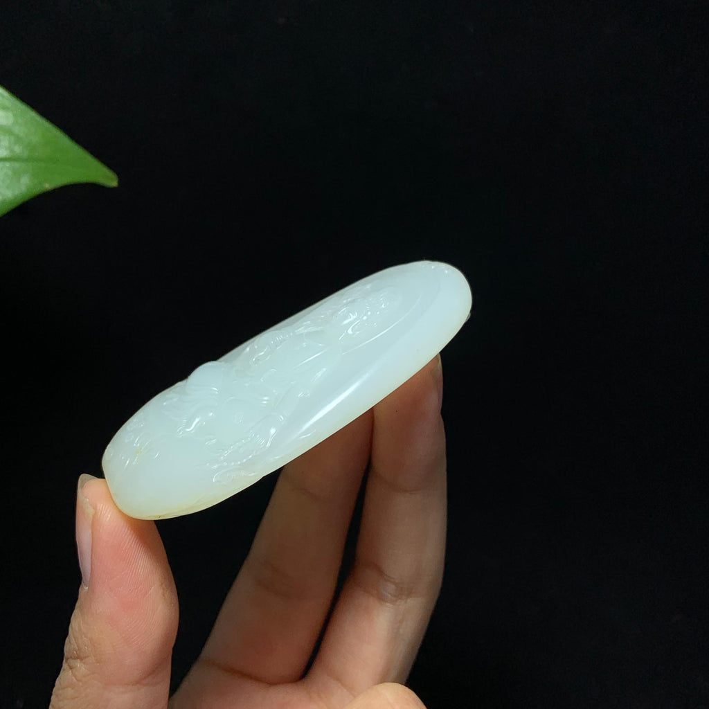 收藏级和田洒金皮白玉籽料观音挂件（43.5g）