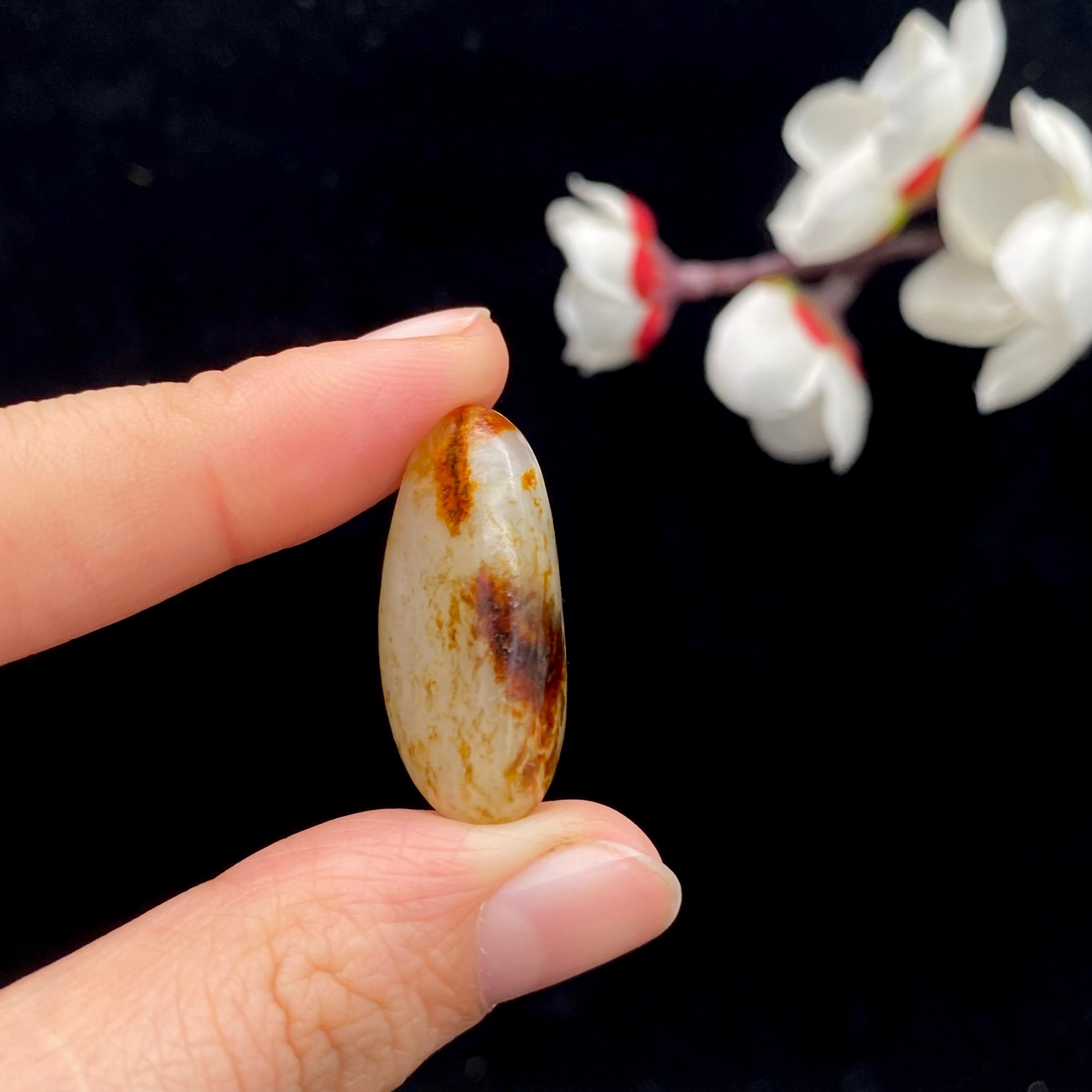 【超值推荐】和田玉洒金皮籽料原石（8.9g）