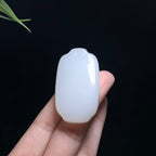 和田冰底白玉无事牌（34.3g）