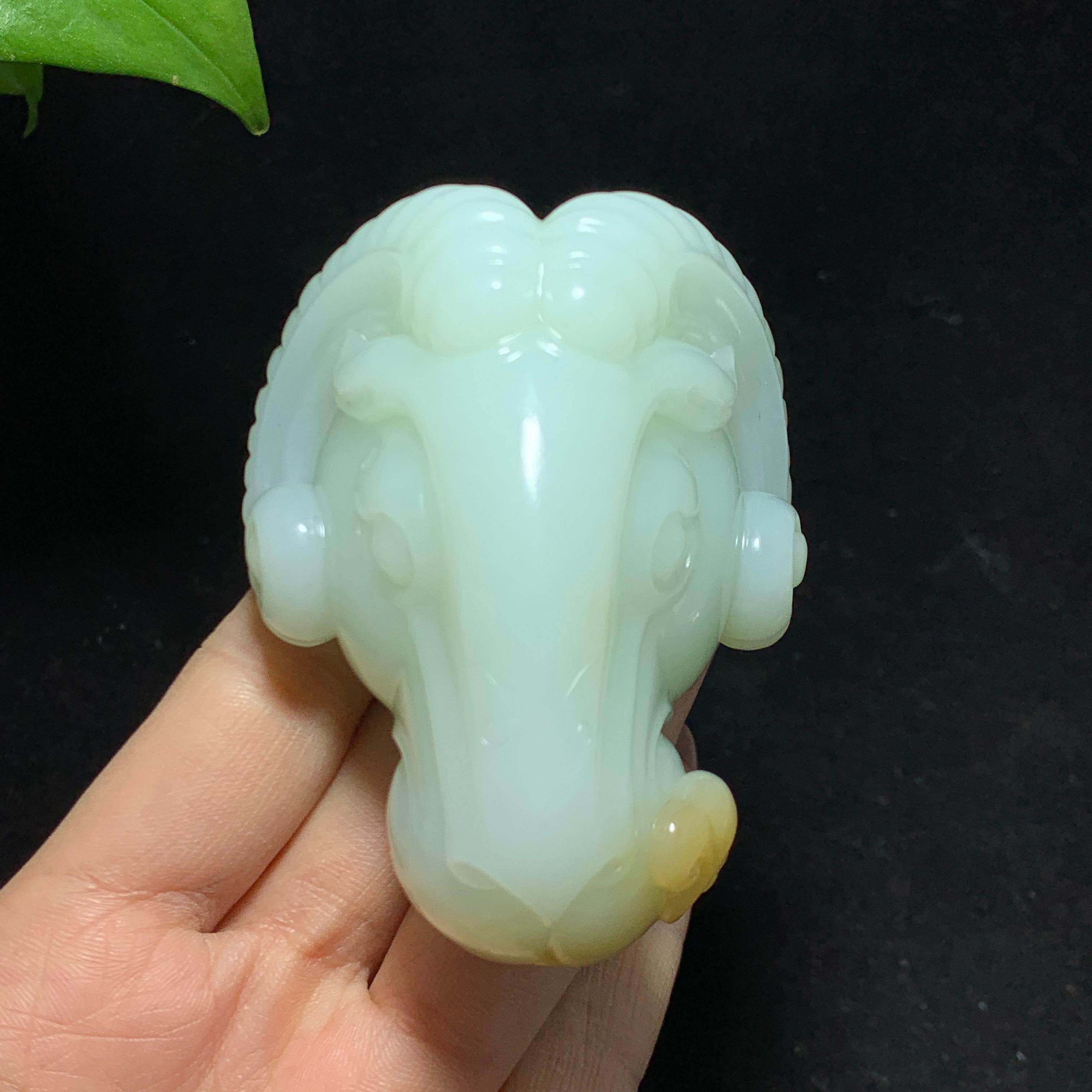 收藏级新疆且末金山矿糖白玉羊羊如意手把件（223.0g）