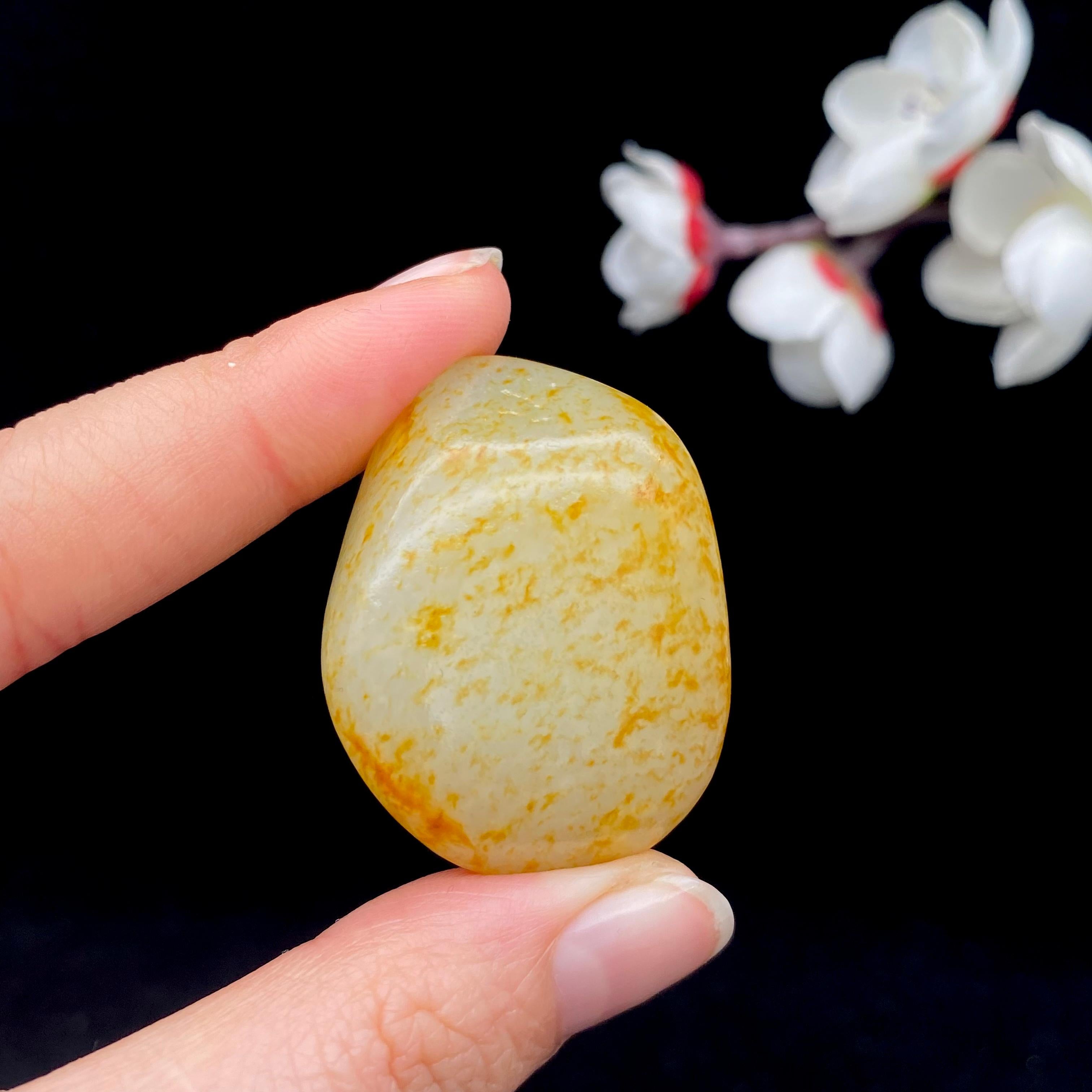 和田玉满洒金皮籽料（28.5g）