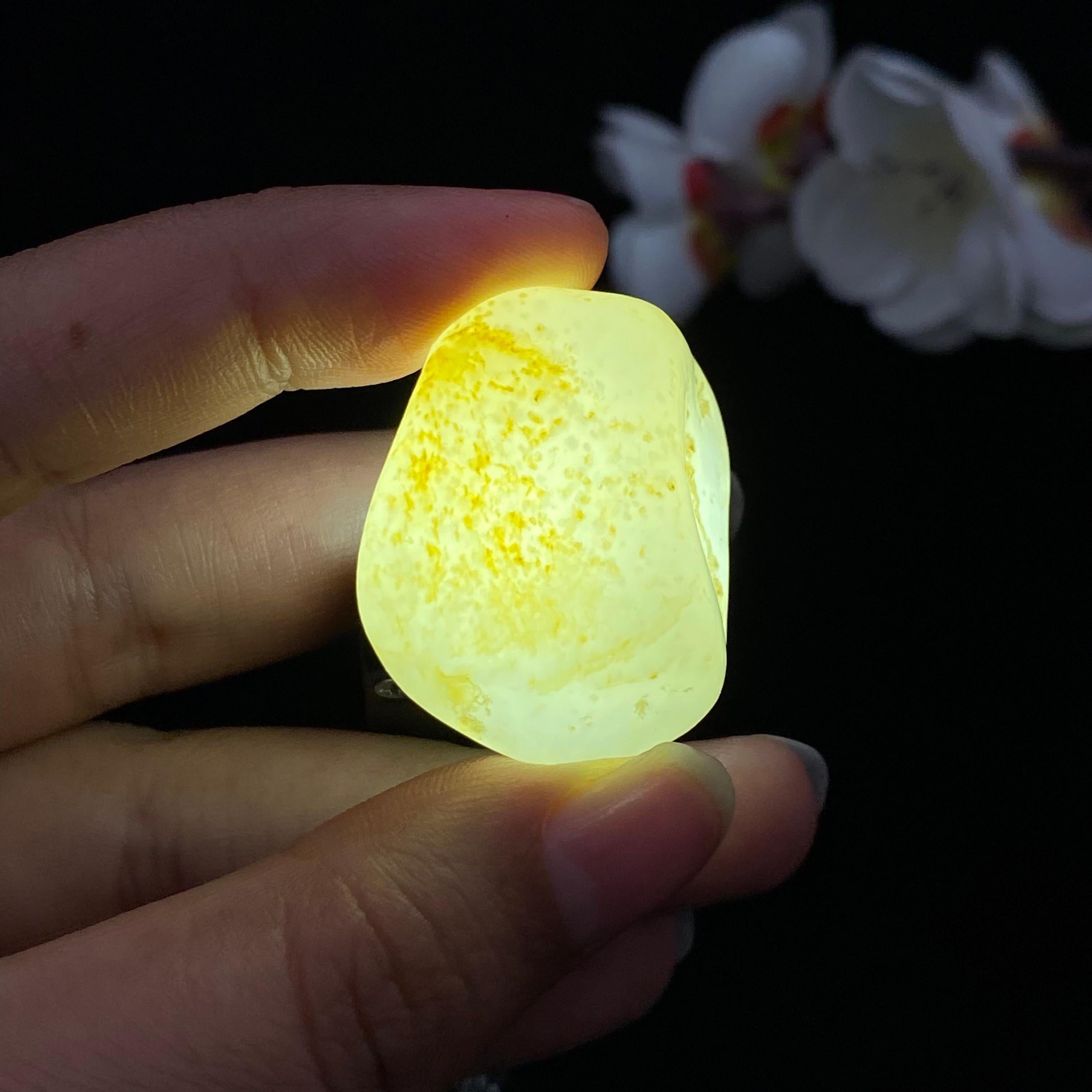 【超值推荐】和田玉洒金皮籽料挂件（20.7g）