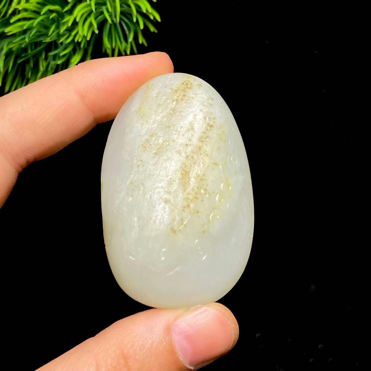 和田玉籽料观音（65.1g）
