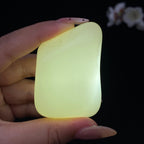 和田玉白玉籽料手把件（93.2g）