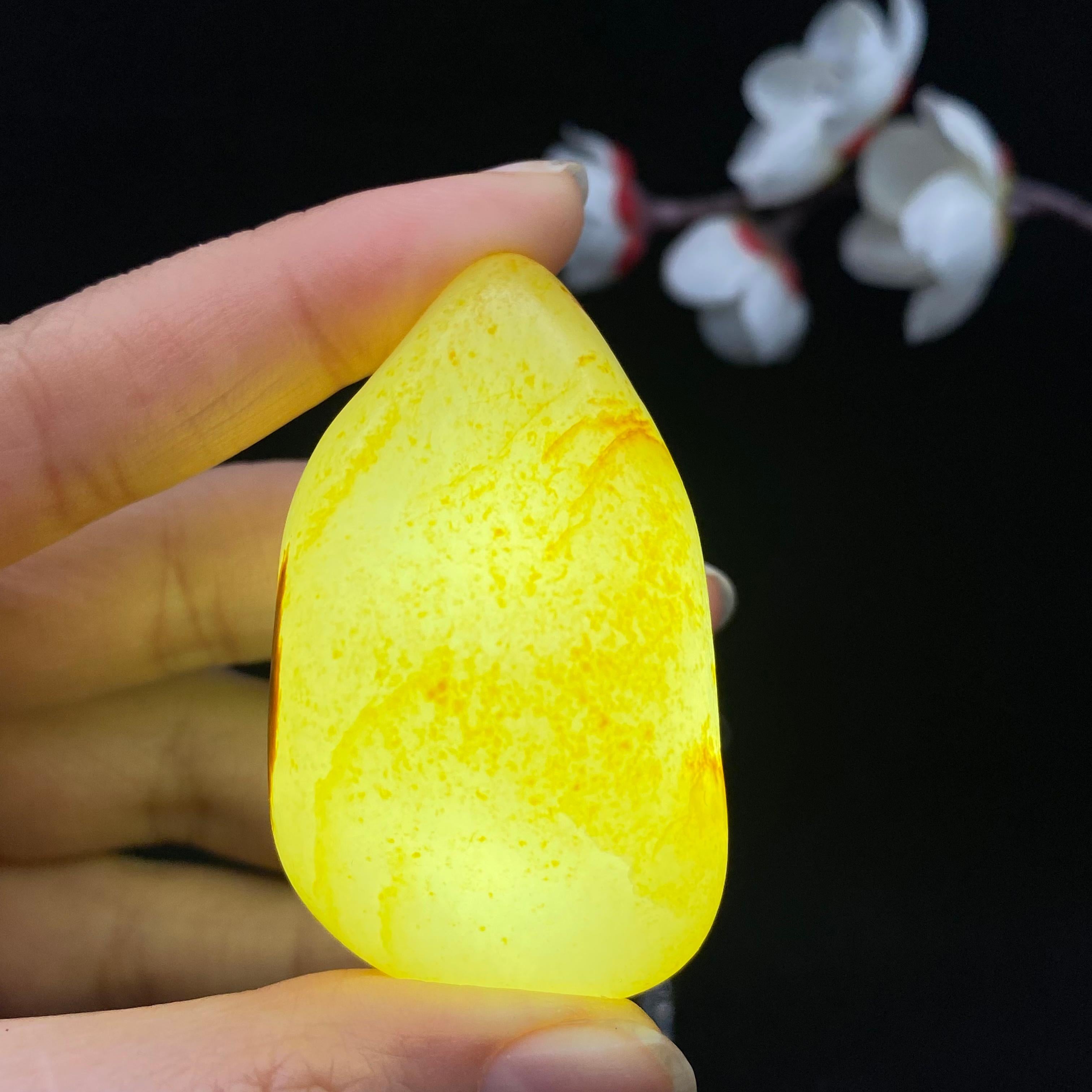 和田玉洒金皮籽料大挂件（62.9g）