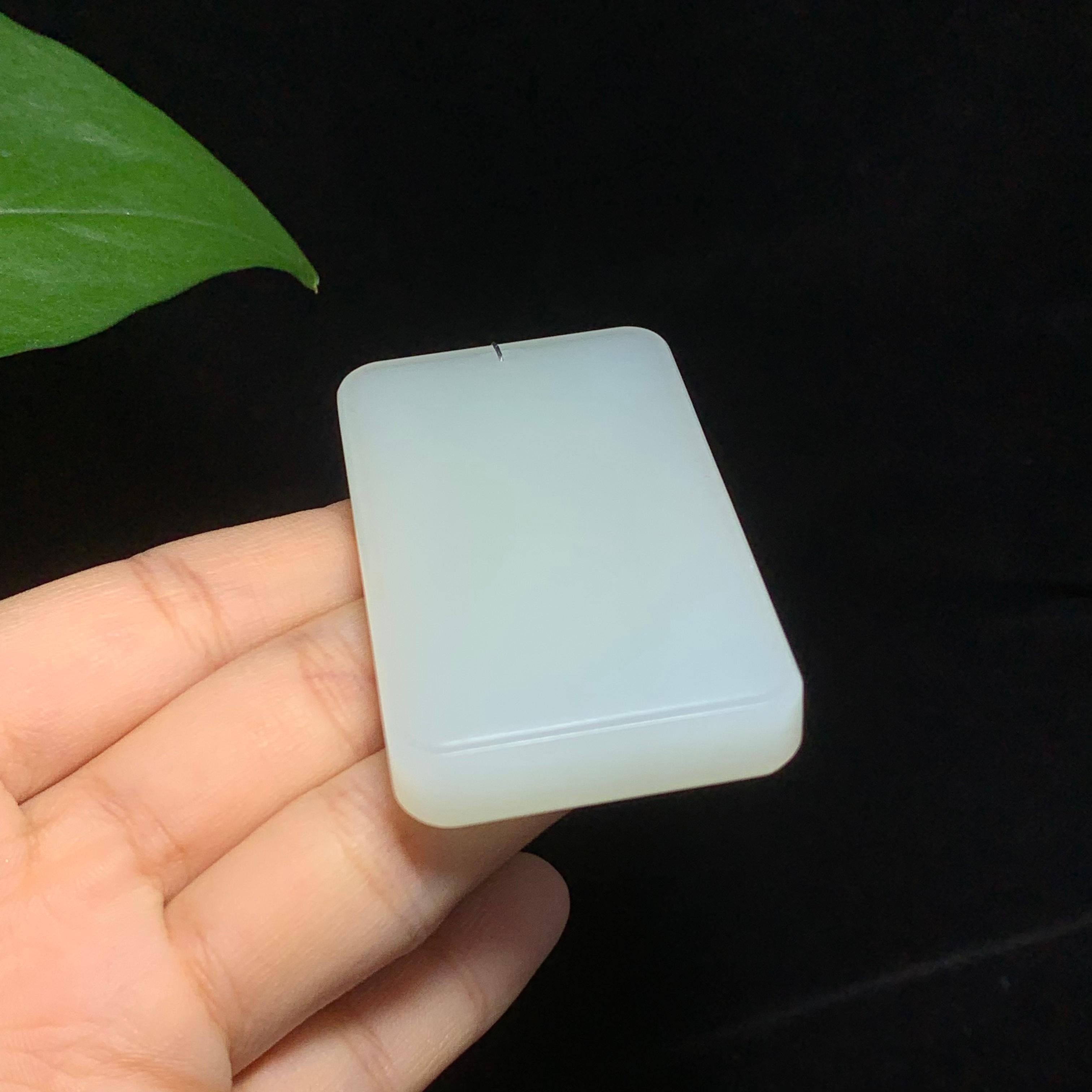 收藏级和田山料羊脂白玉无事牌挂件（61.4g）