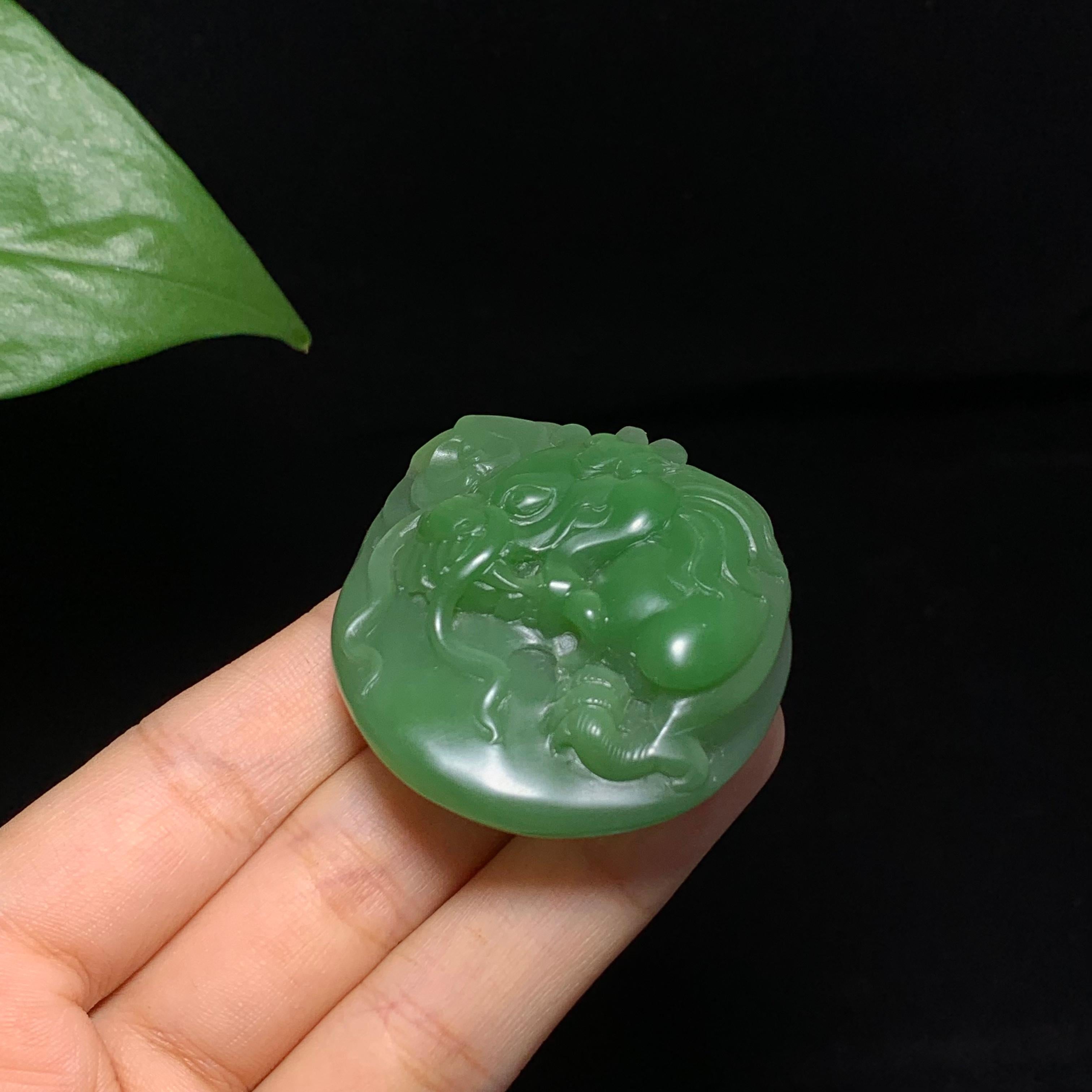 收藏级碧玉粉绿生肖龙挂件（53.0g）