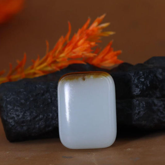 和田玉无事牌（38.3g）