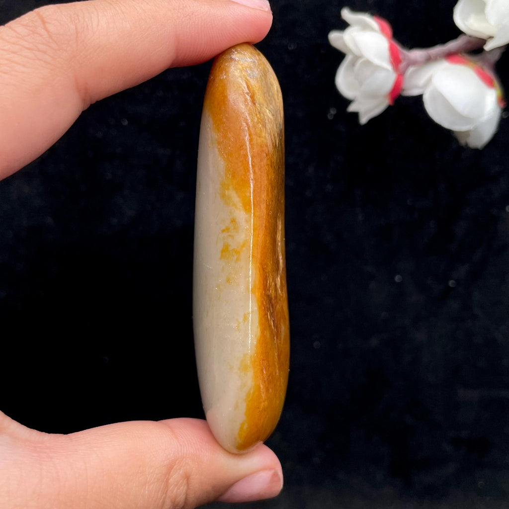 和田玉聚黄皮籽料手把件（75g）