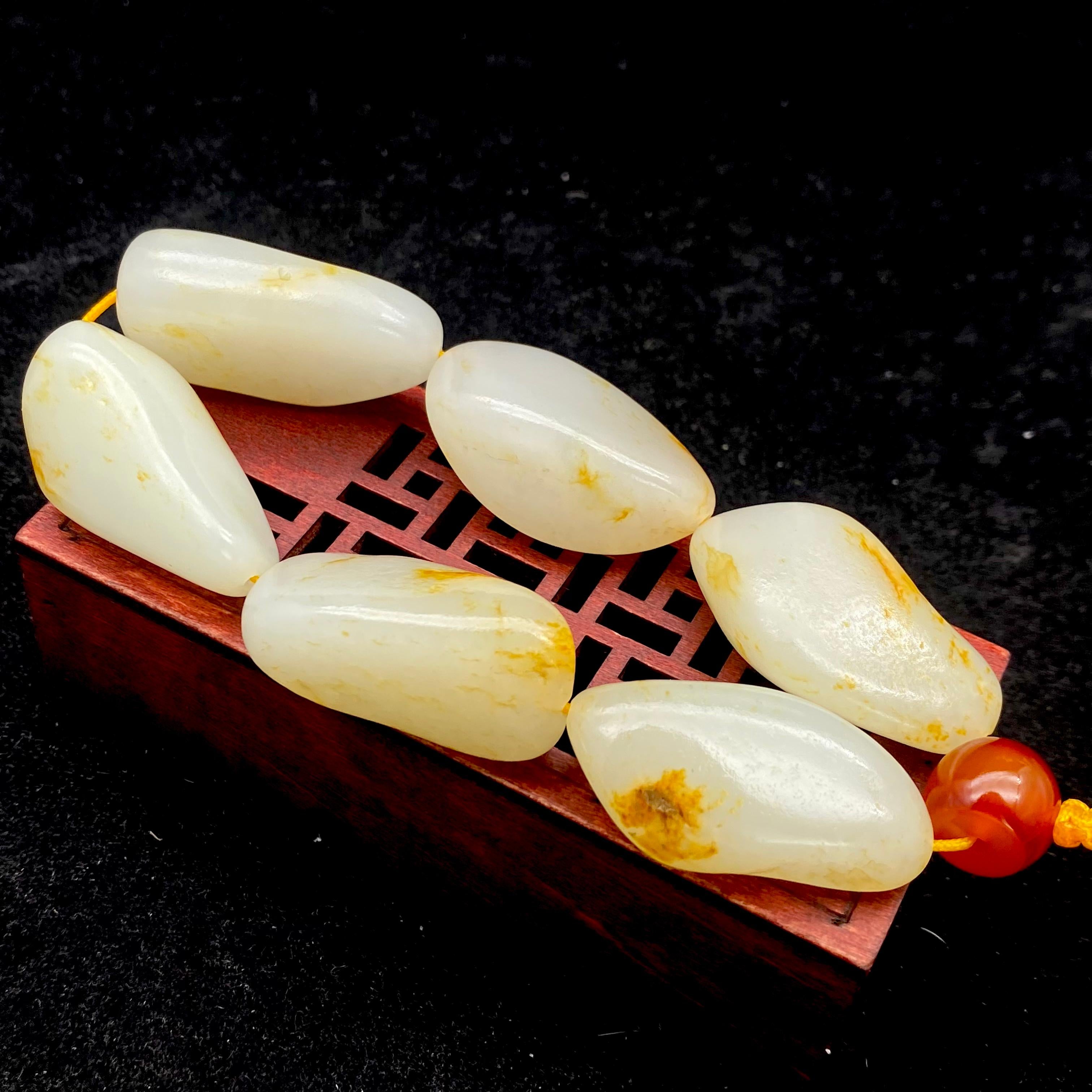 和田玉洒金皮【精品手串】（99.1g）