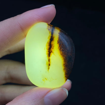 和田玉聚黑皮籽料原石（23.1g）