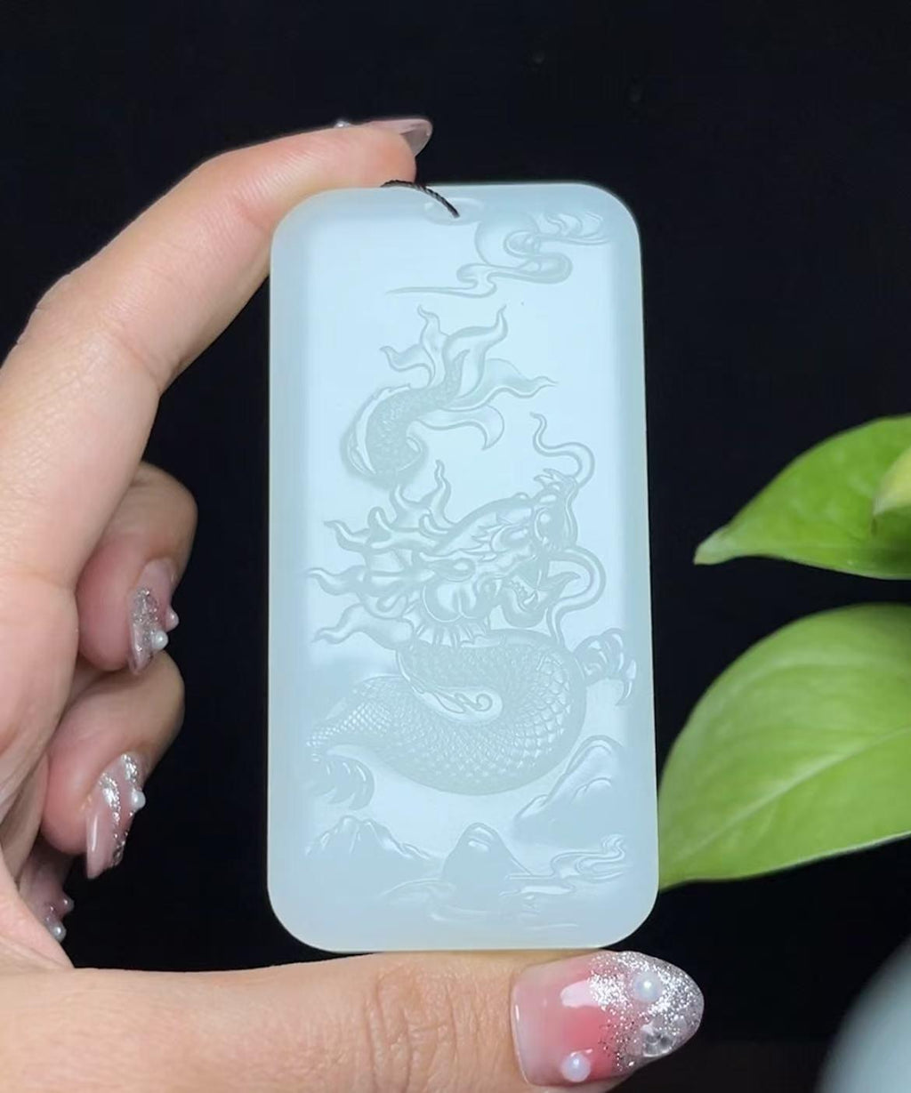 新疆和田玉且末糖羊脂玉平安无事牌（105.3g）