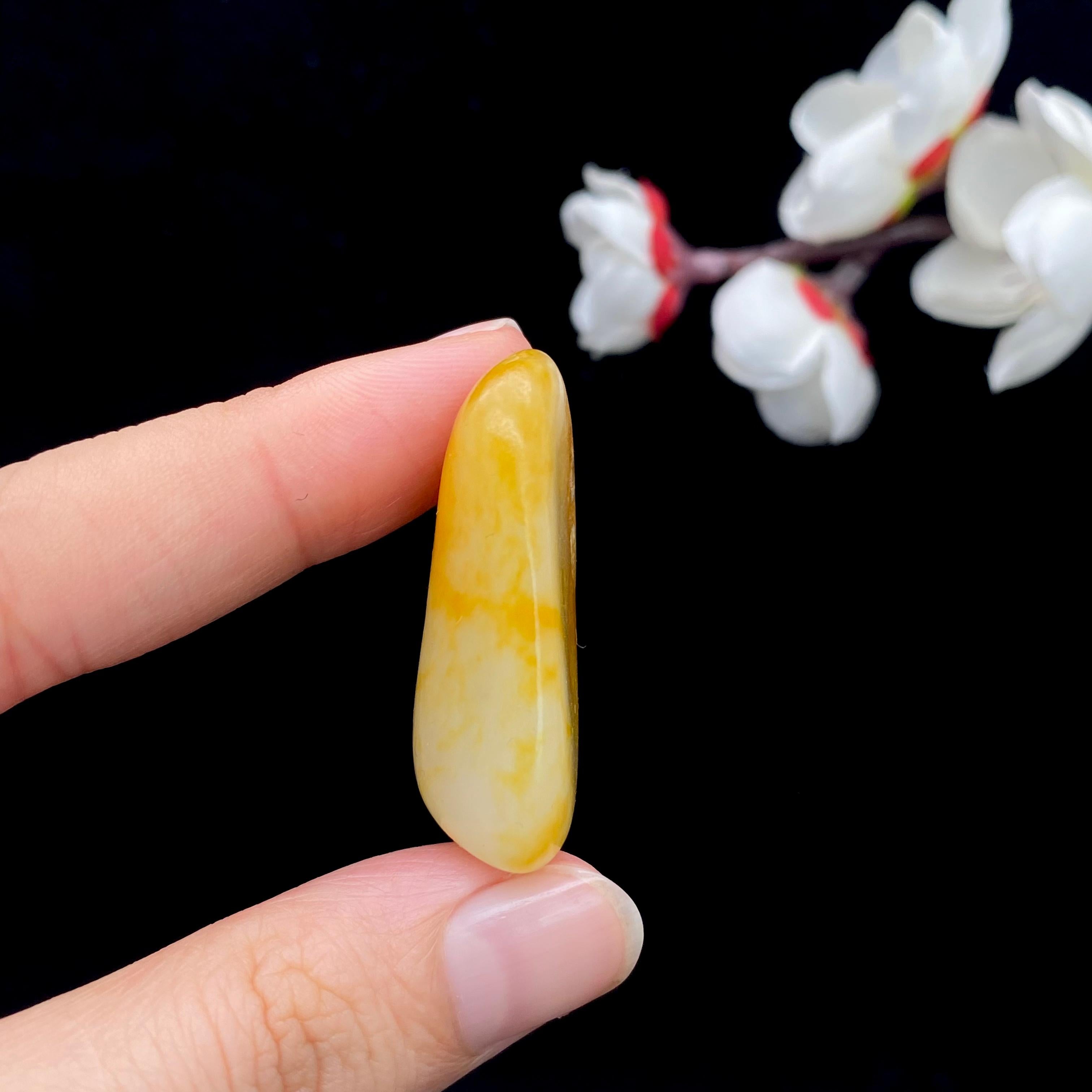和田玉黄皮籽料原石（16.1g）