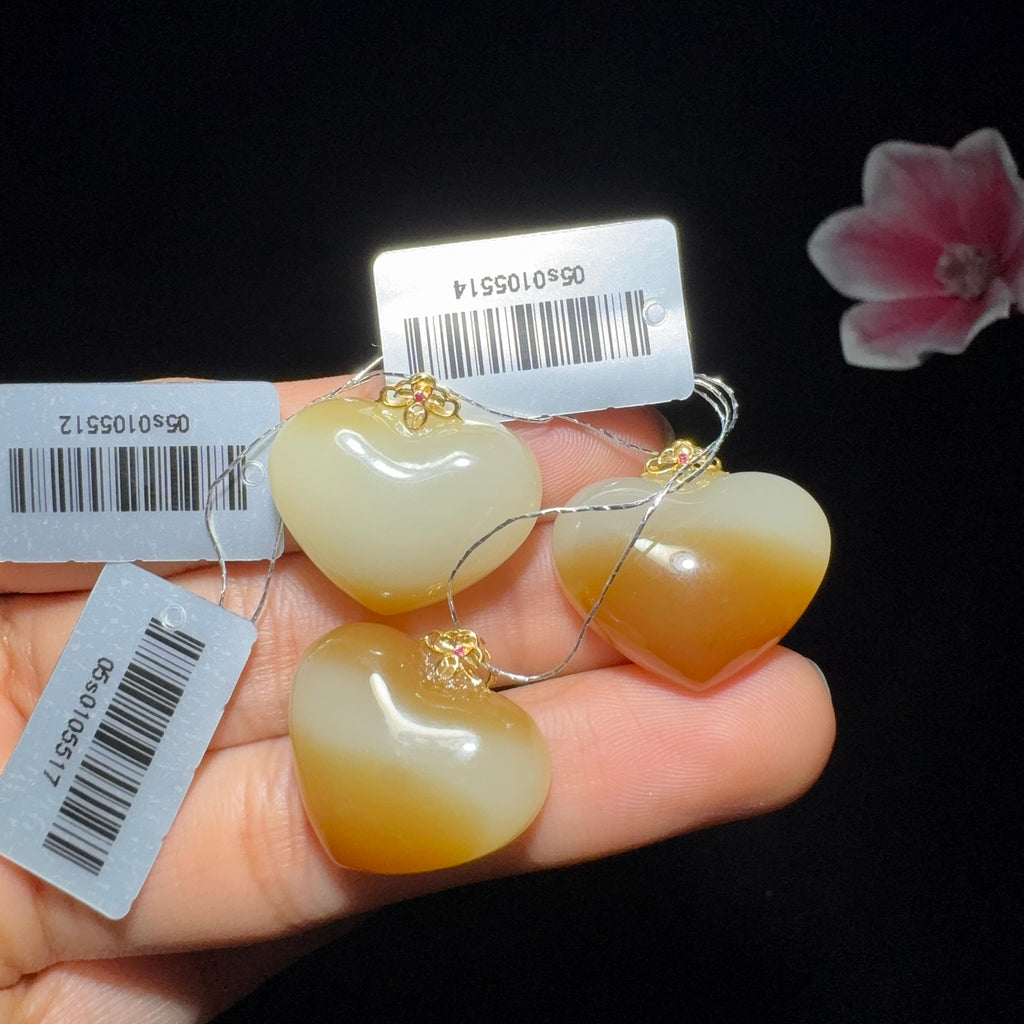 和田玉糖白爱心吊坠（5.2g）