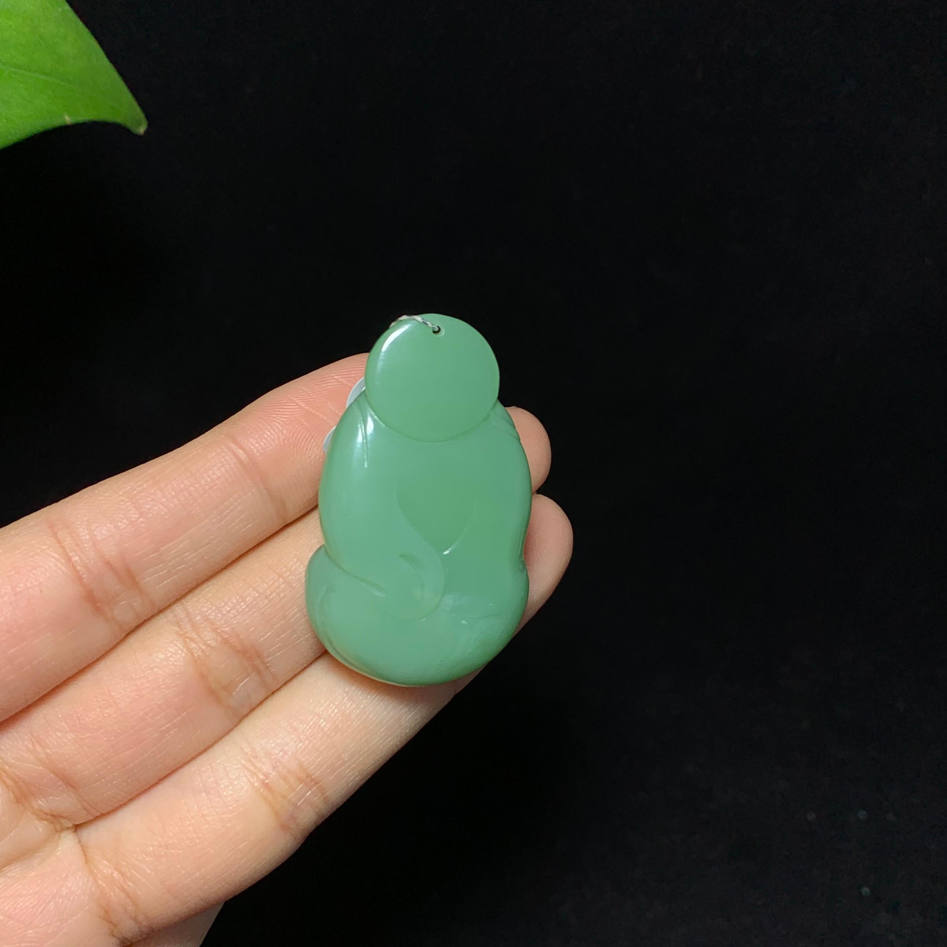 高品质碧玉粉青猫眼佛公挂件（19.3g）