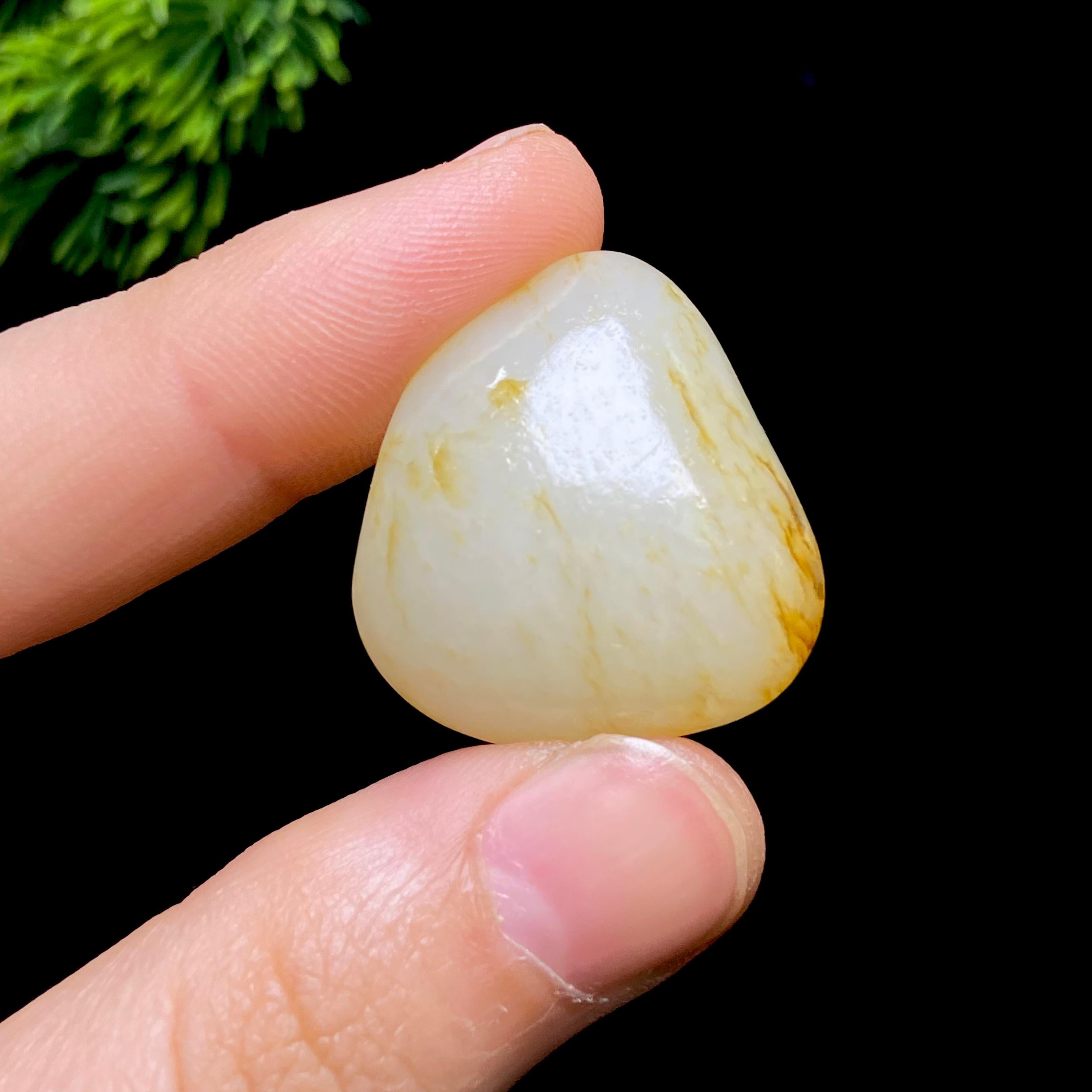 和田玉洒金皮籽料（12.74g）
