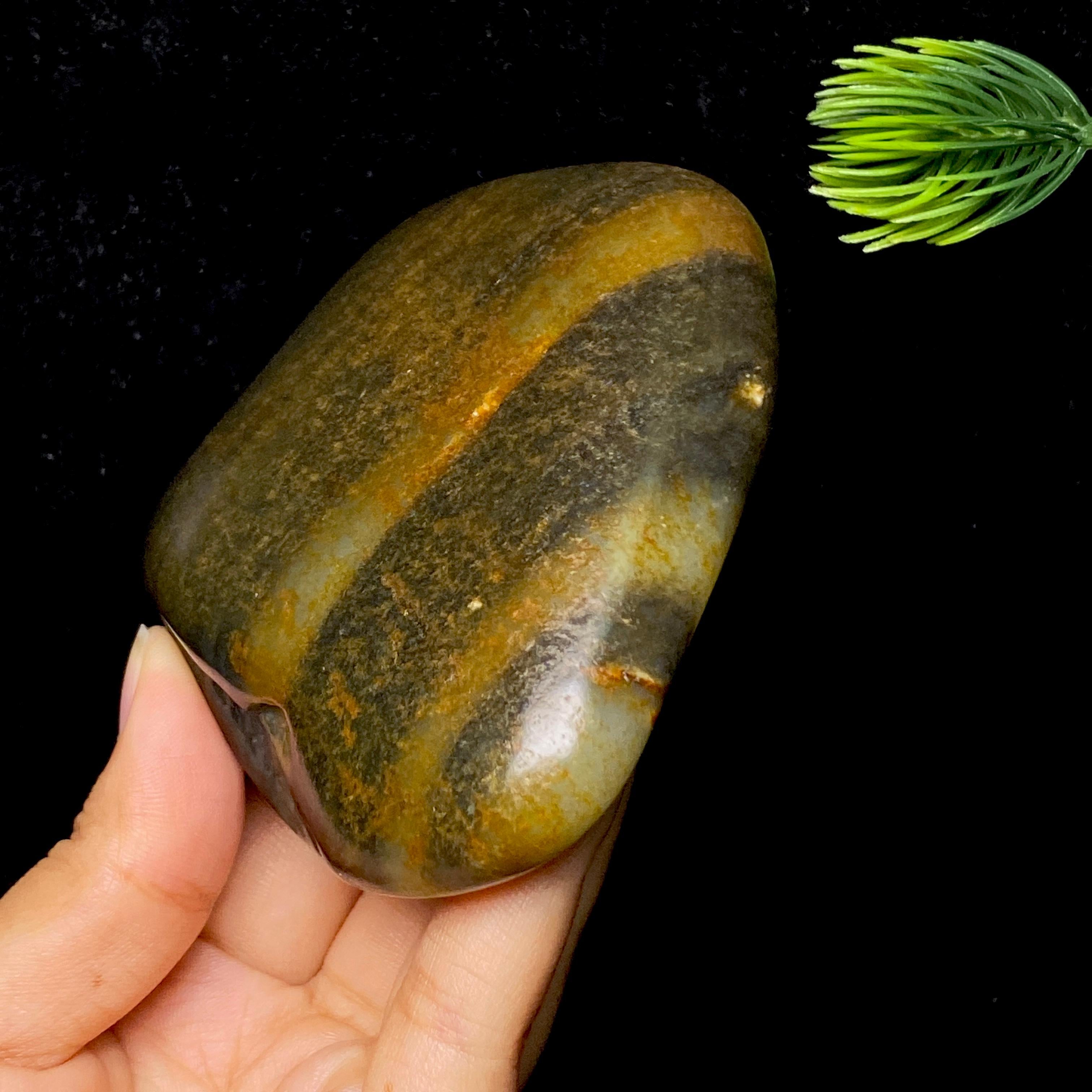 和田玉洒金皮籽料（236.6g）