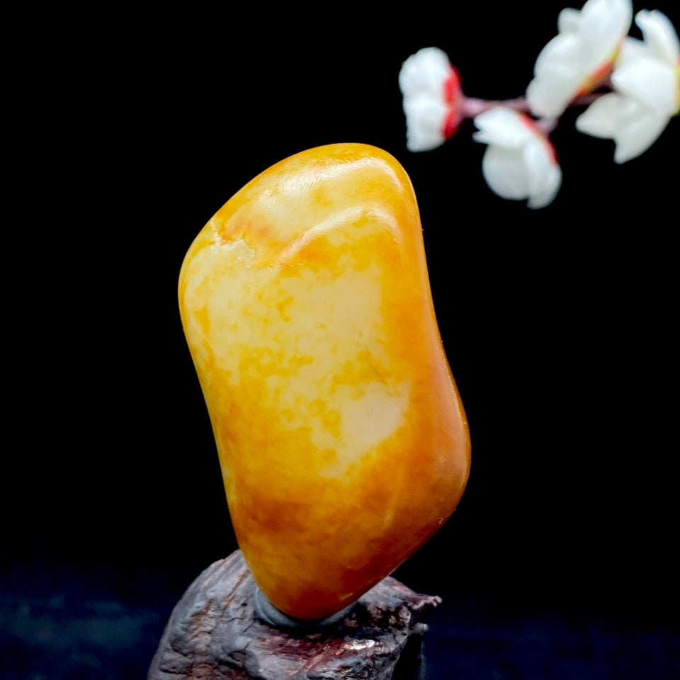 和田玉聚红皮籽料手把件（76.5g）