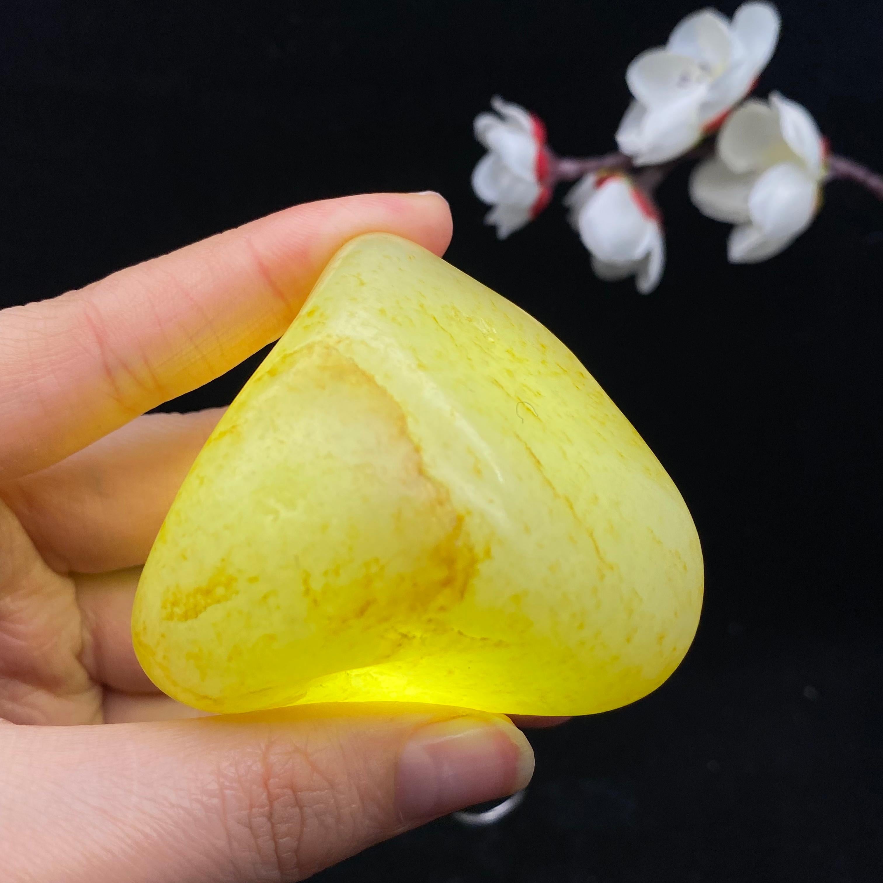 和田玉洒金皮籽料原石（136g）