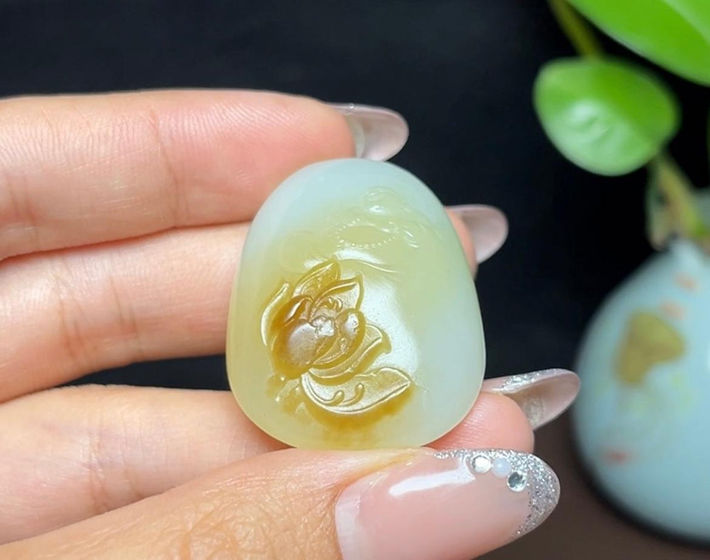 新疆和田玉且末料羊脂玉佛公（21.6g）