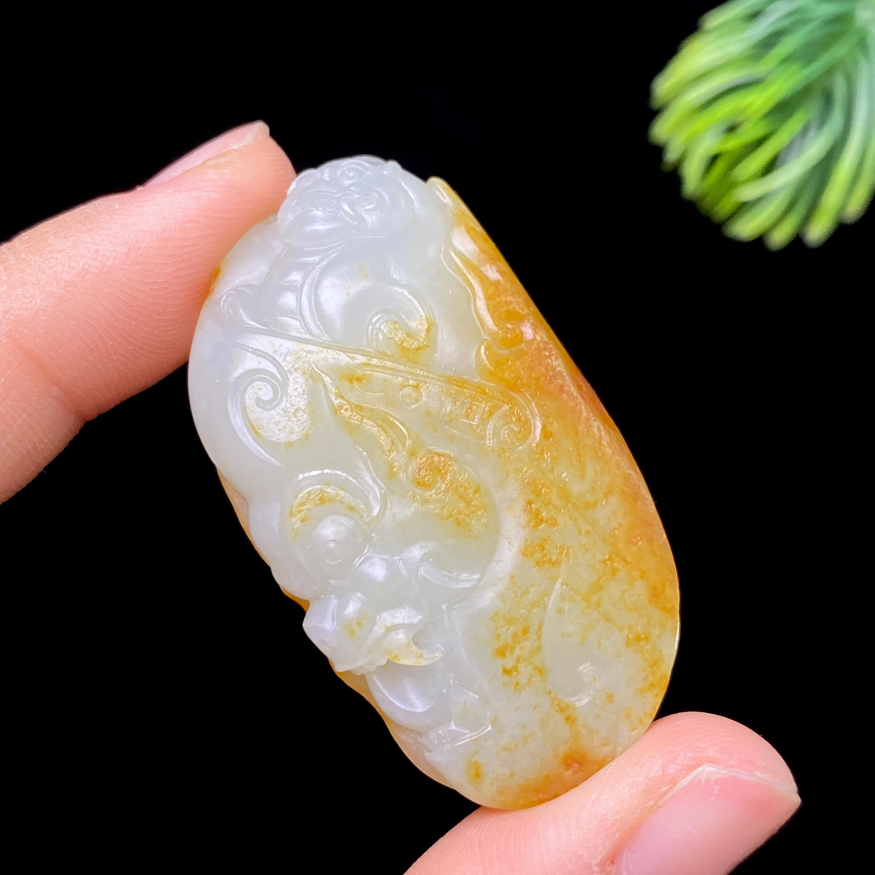 和田玉籽料府上有龙（26.3g）