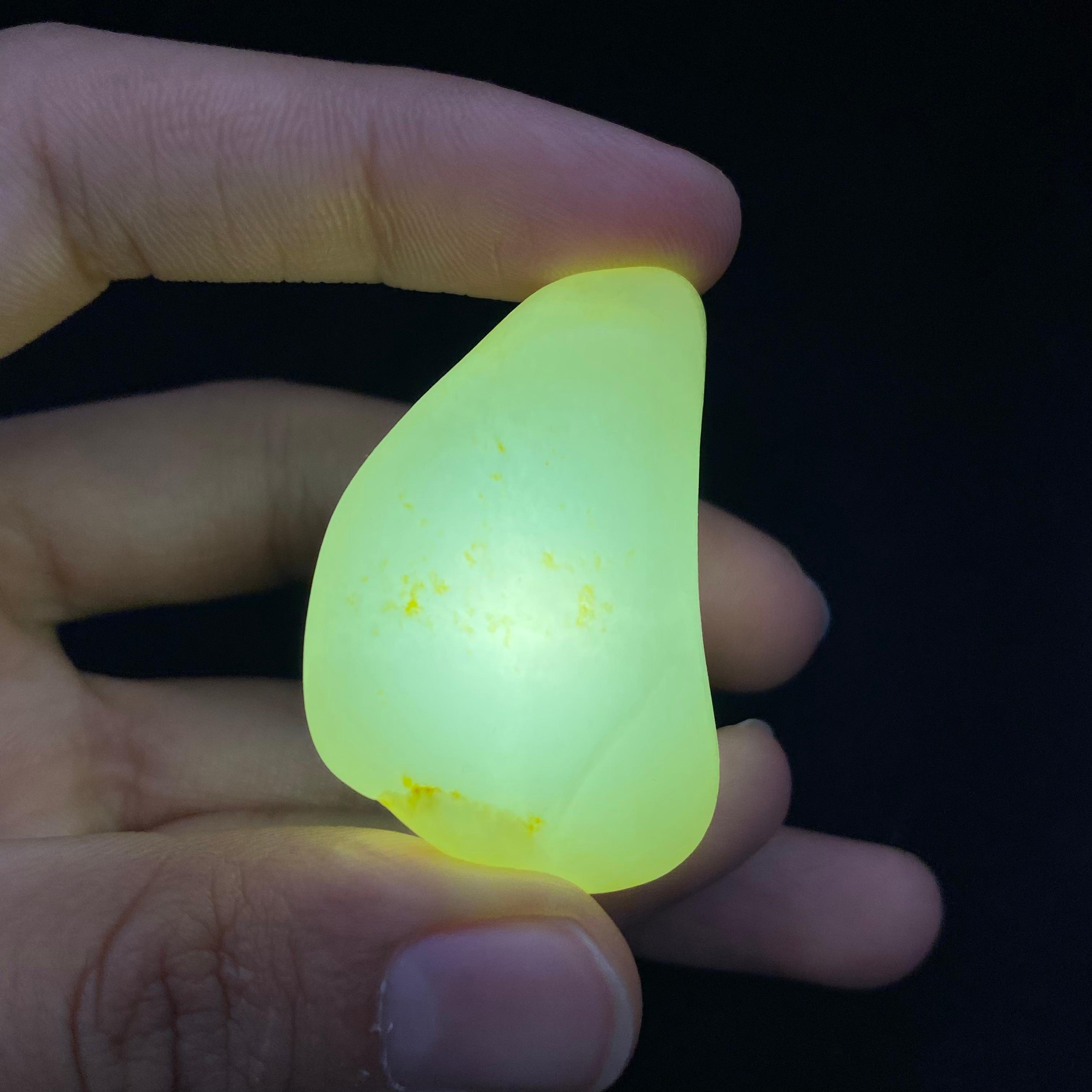 和田玉洒金皮青白肉籽料原石（25.3g）